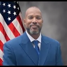 Headshot of Linwood Holland