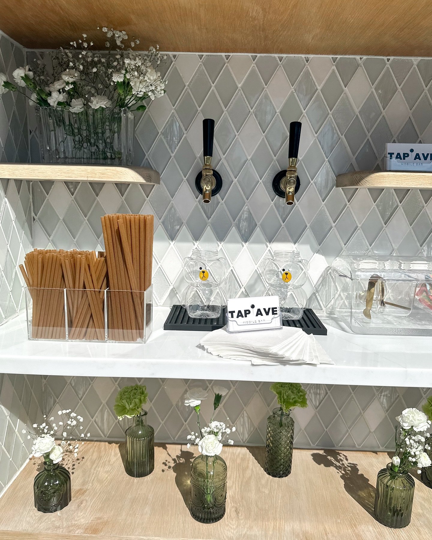March is full of reasons to celebrate, and we&rsquo;re bringing the perfect sips for every occasion! 🍀✨ 

From rich coffee to refreshing mocktails, craft cocktails to ice-cold beer&mdash;we&rsquo;ve got your drink lineup covered. 

Our mobile bar is