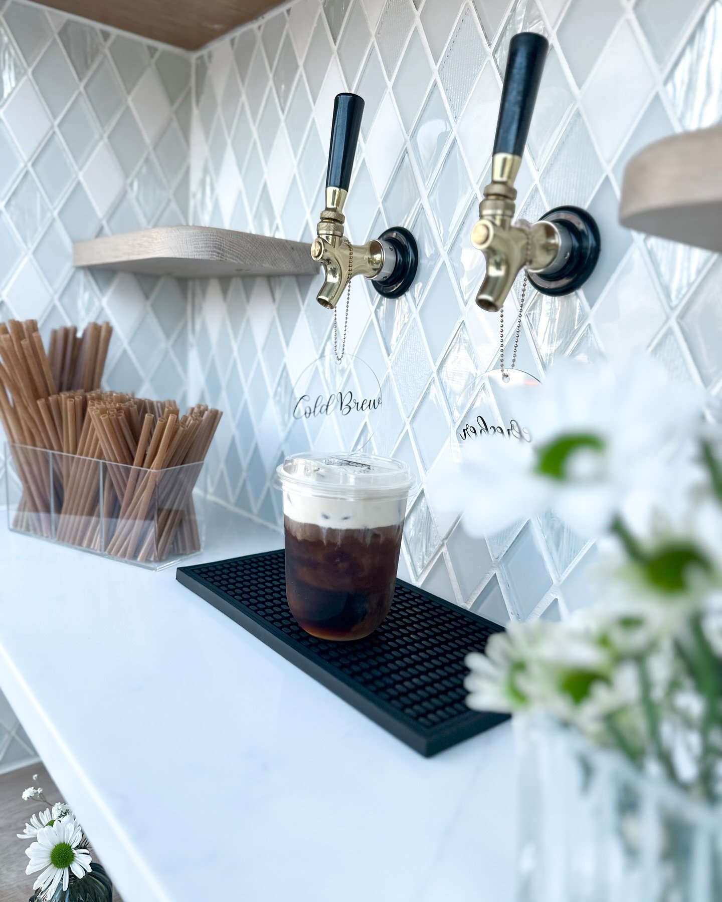 Just a girl and her mobile coffee bar☕️🍀✨Bringing the party to you! 

Whether it&rsquo;s a corporate gathering, wedding, or campus event, we can tap anything &mdash;from cold brew coffee ☕ to ice-cold beer to handcrafted cocktails &amp; mocktails✨

