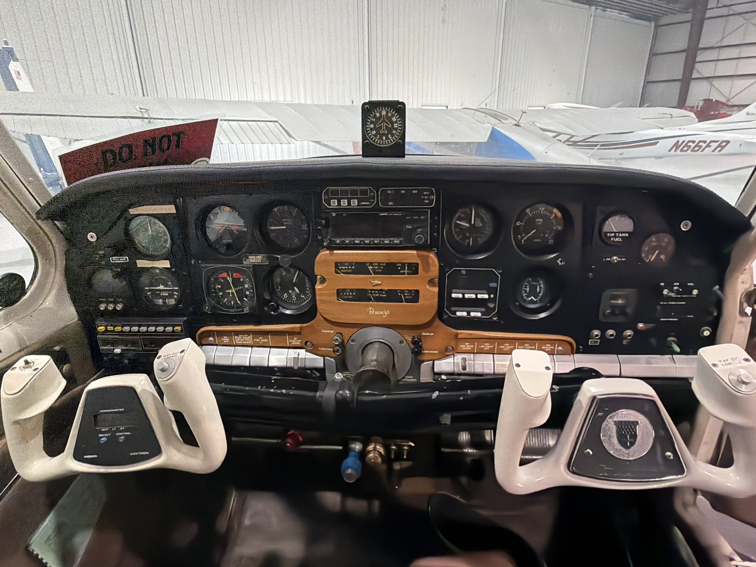 N4652D Panel.jpg
