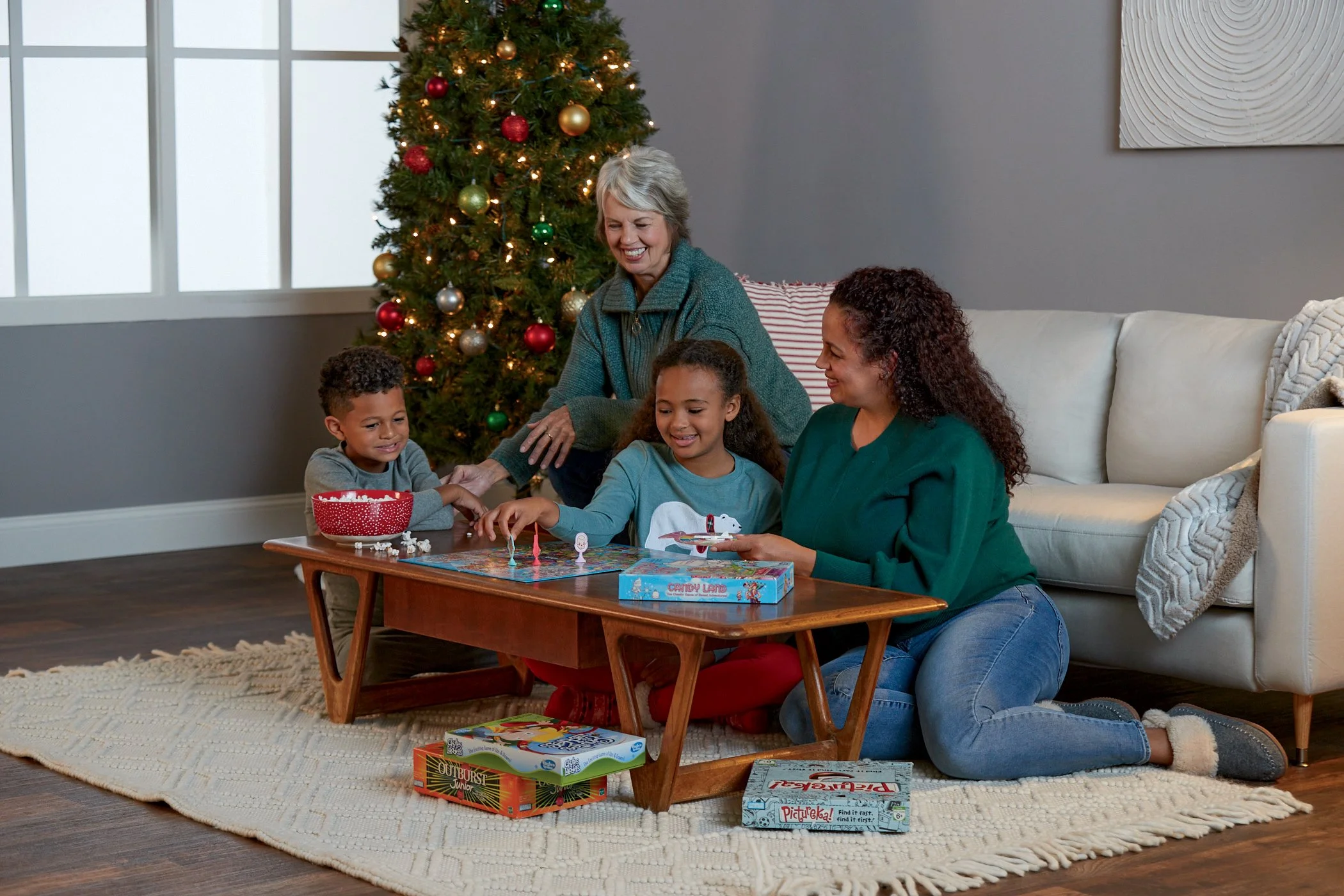 fht_holiday2022_brandshoot_familymoments_4-098.jpg