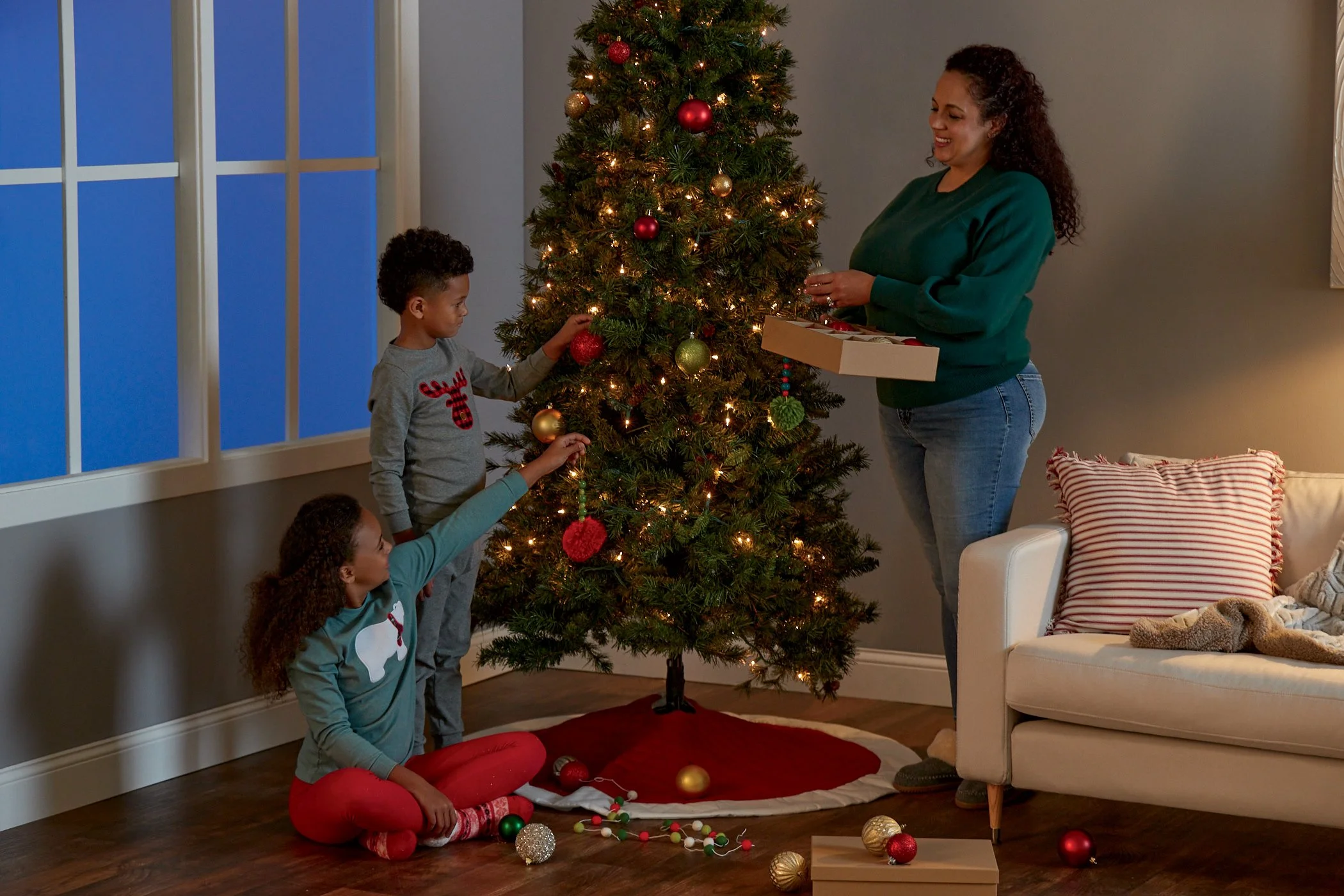 fht_holiday2022_brandshoot_familyprep_5-006.jpg