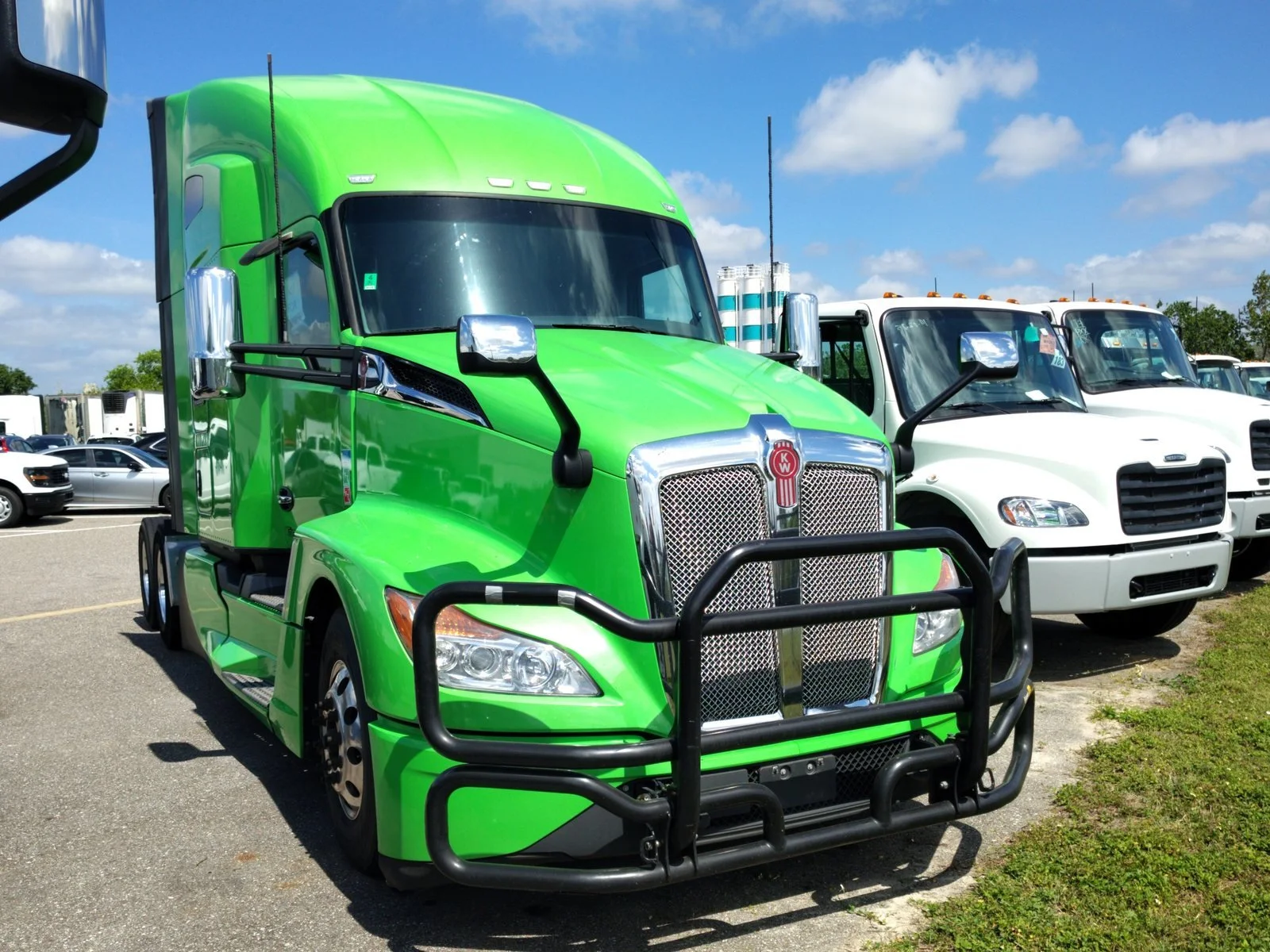 kenworth_t680_green.jpg