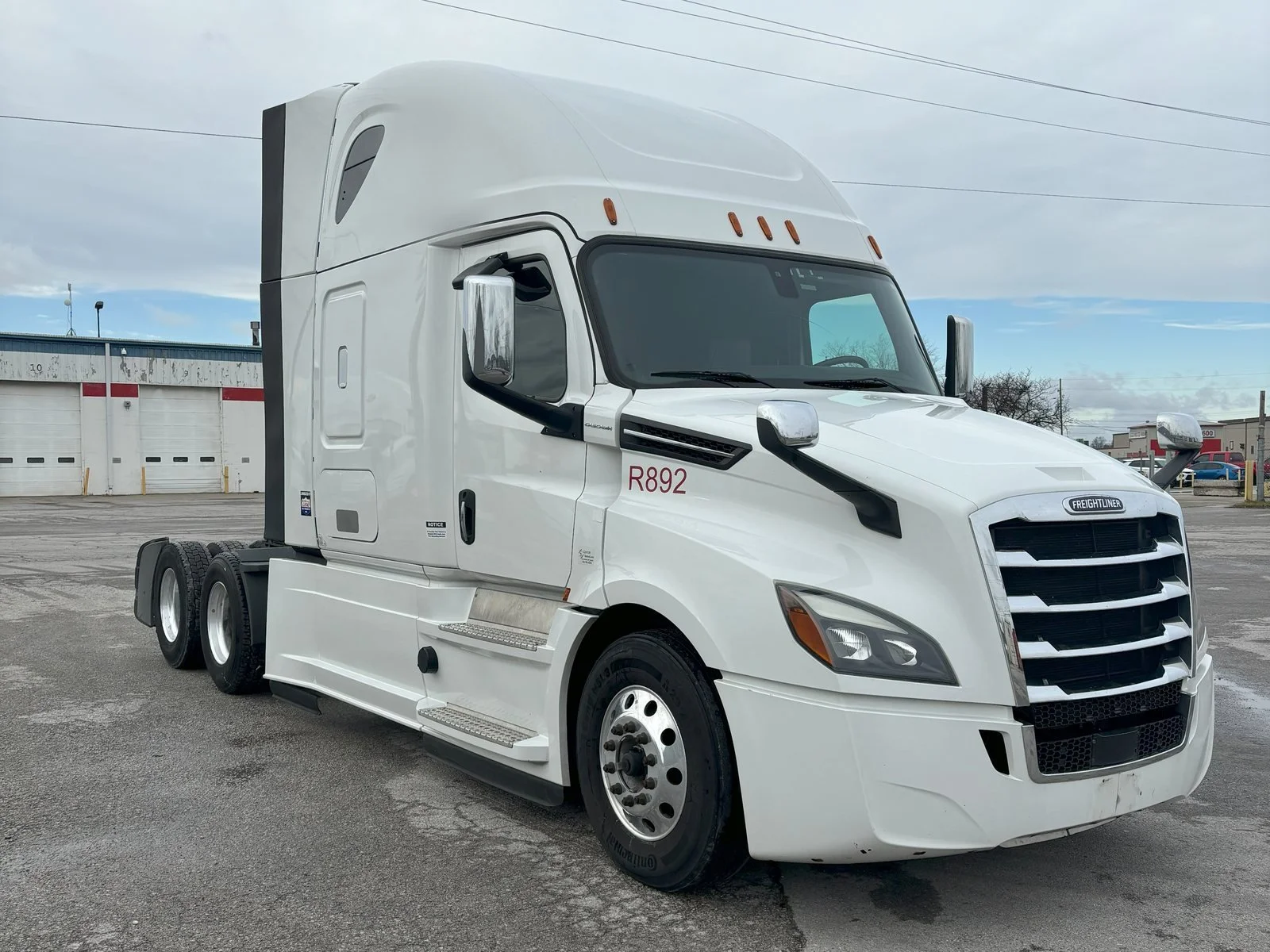 Freightliner Cascadia moved by Drake Truck Source