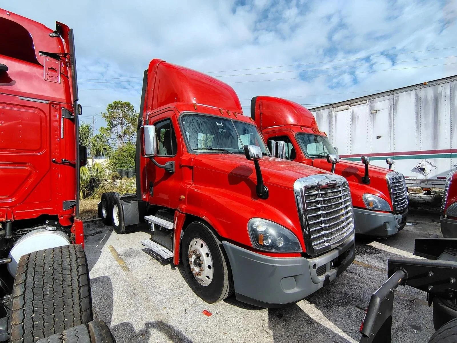 Freightliner Cascadia moved by Drake Truck Source