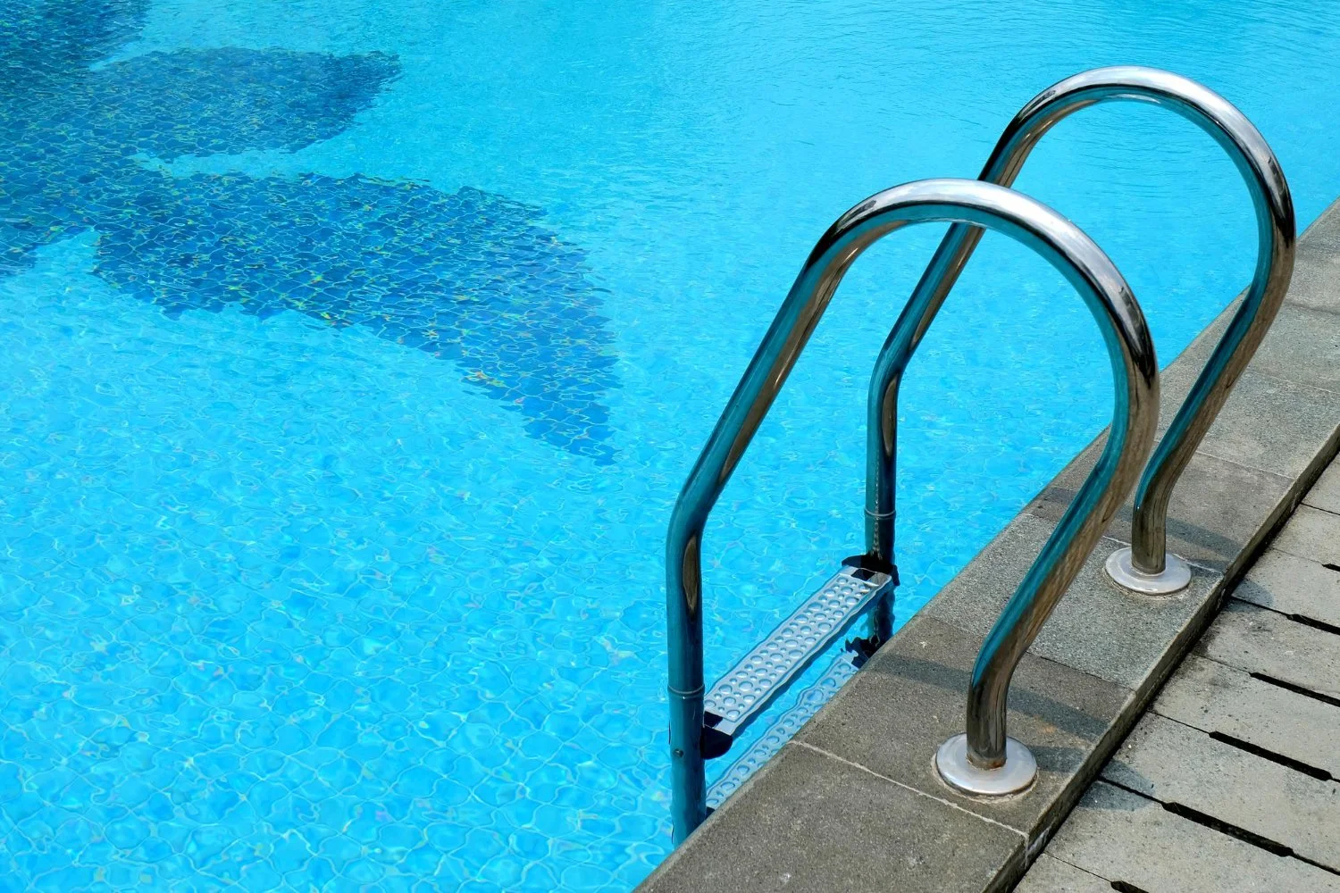 Pool Filter Warning Signs You Shouldn't Ignore