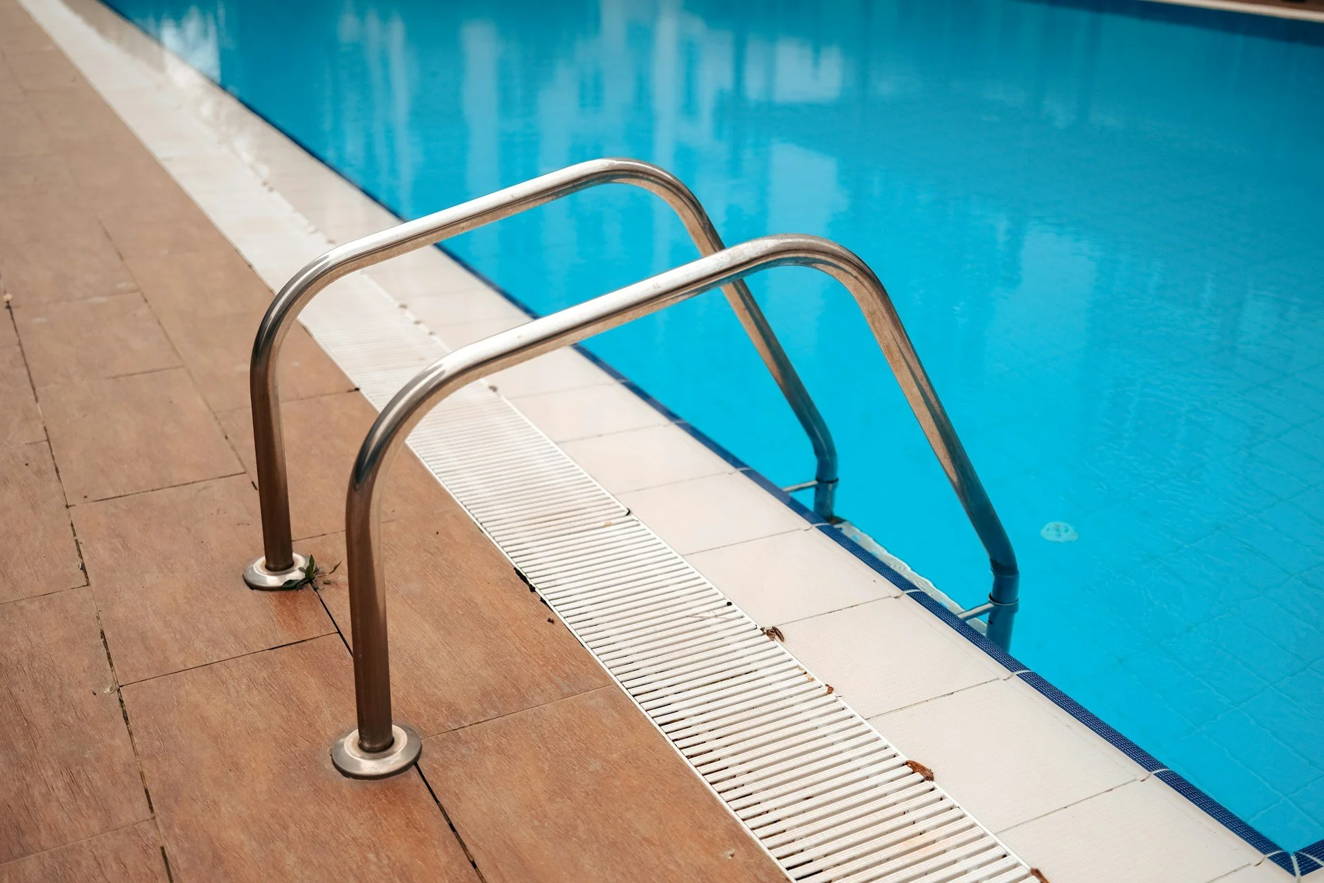 Understanding Pool Filter Maintenance as Temperatures Warm