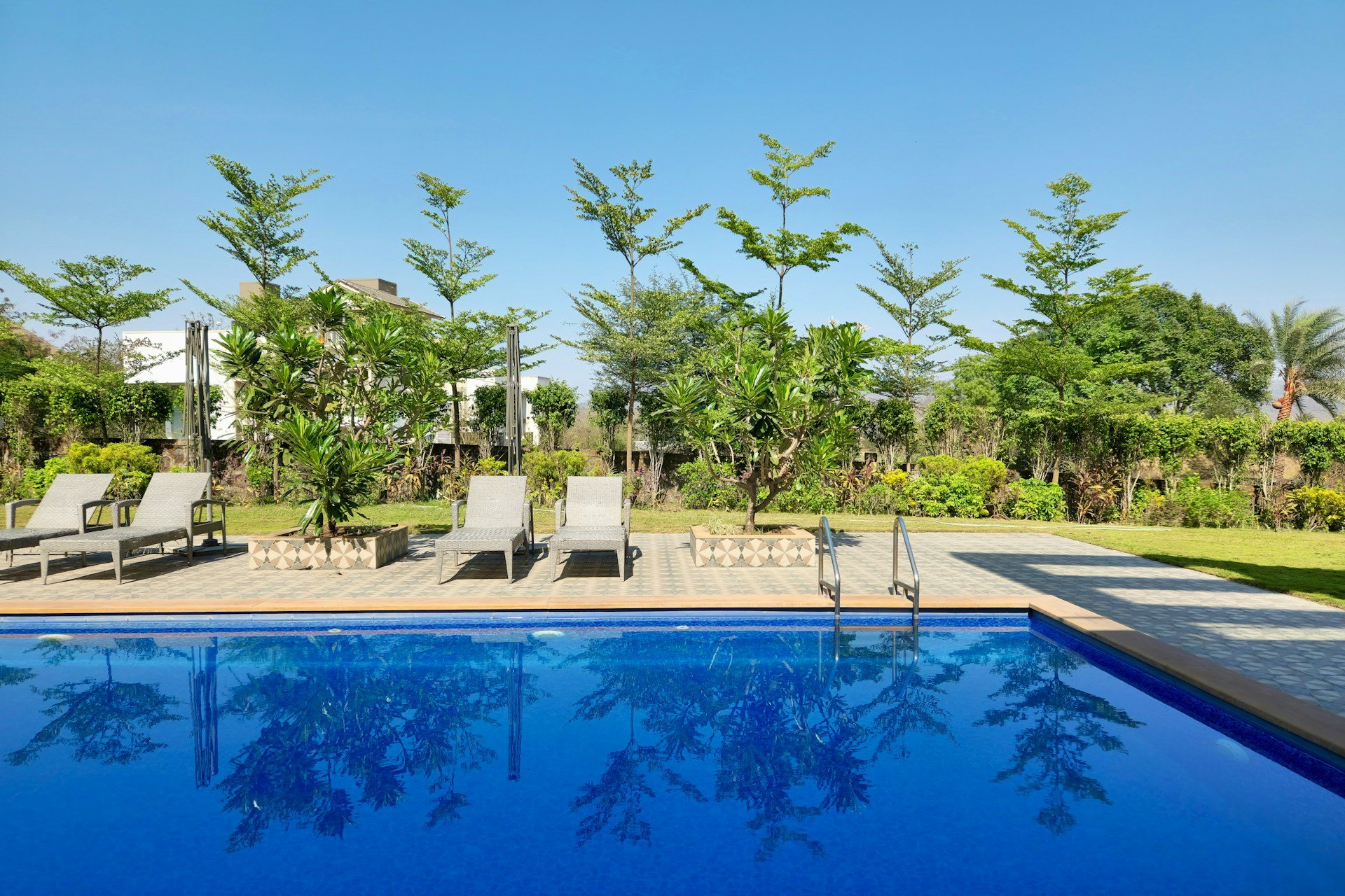 Swimming Pool Repair Service as a Solution for Spring Wear