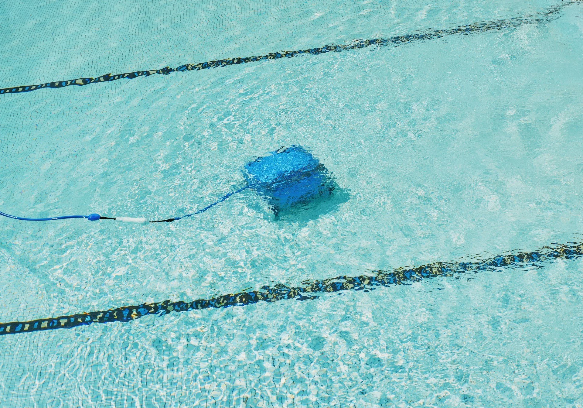 Choosing Pool Cleaning in Spring, TX vs. Doing It Yourself
