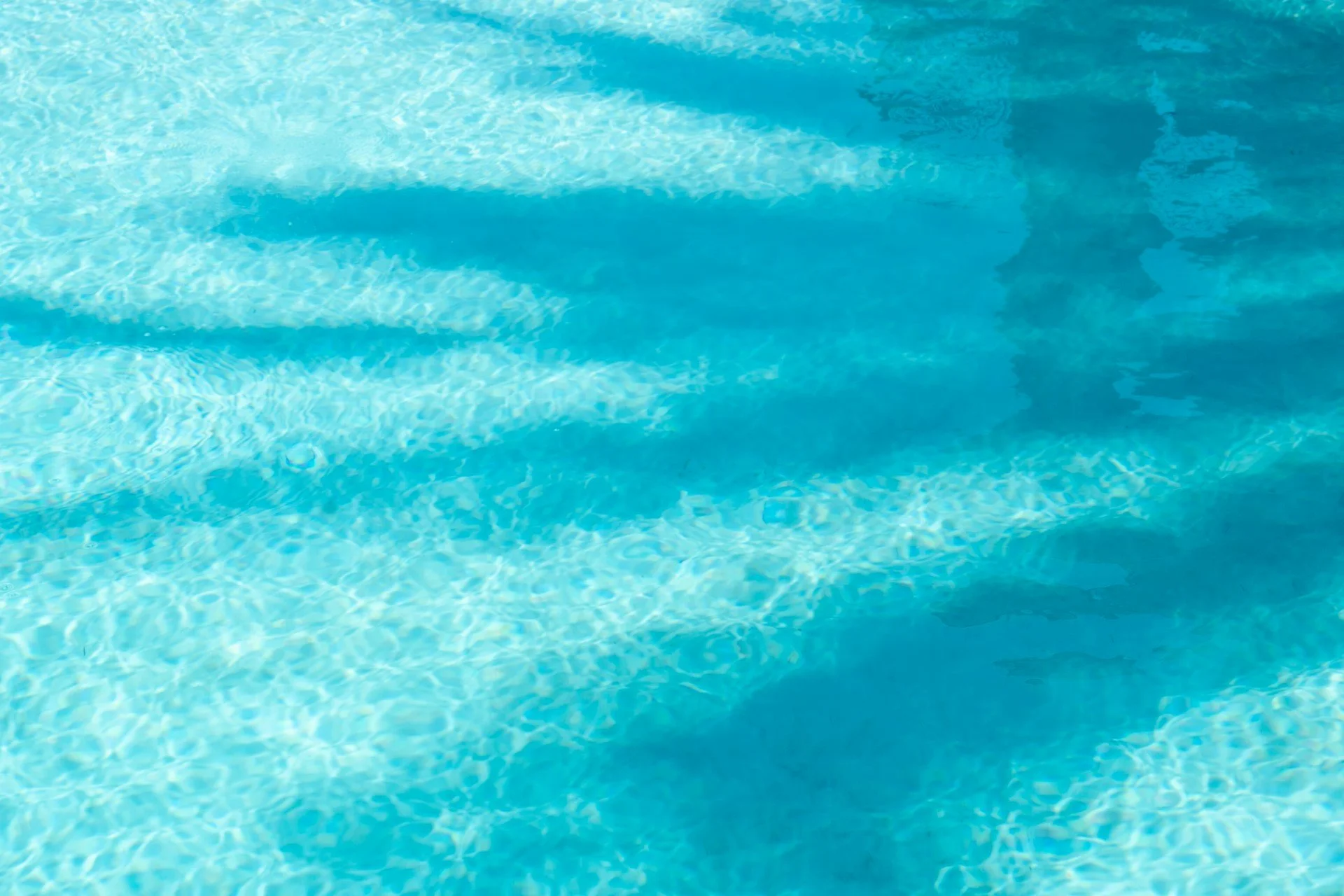 Conroe Weekly Pool Cleaning vs. Biweekly: Costs, Water Quality, Best Fit