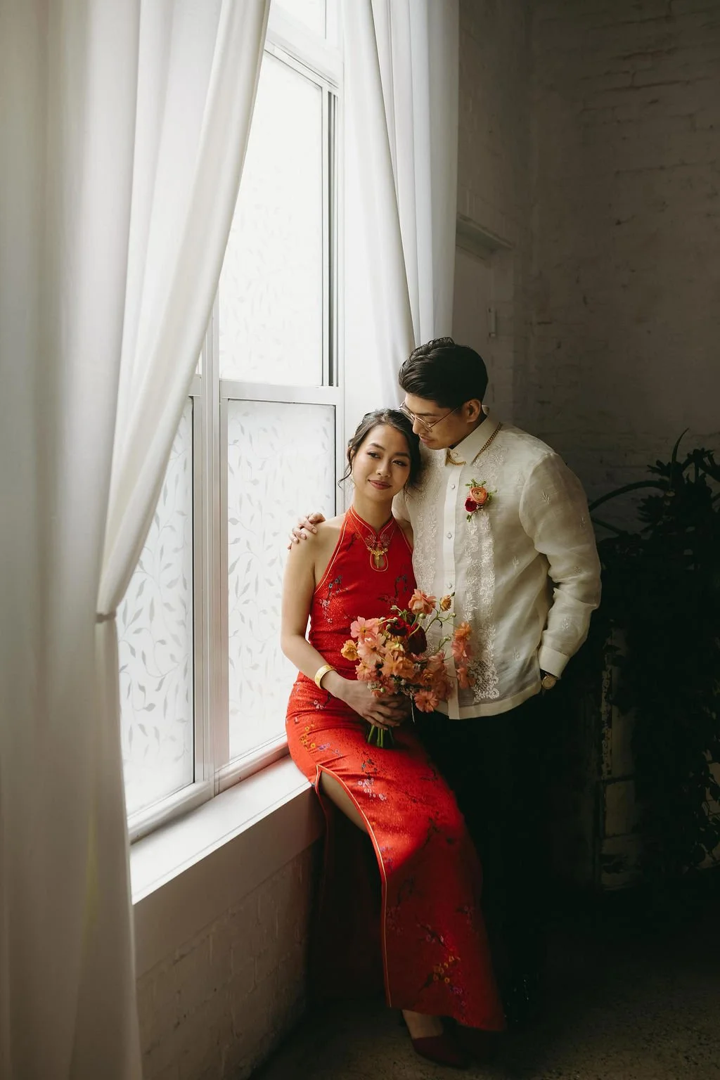 Couple's first look photos in the main room