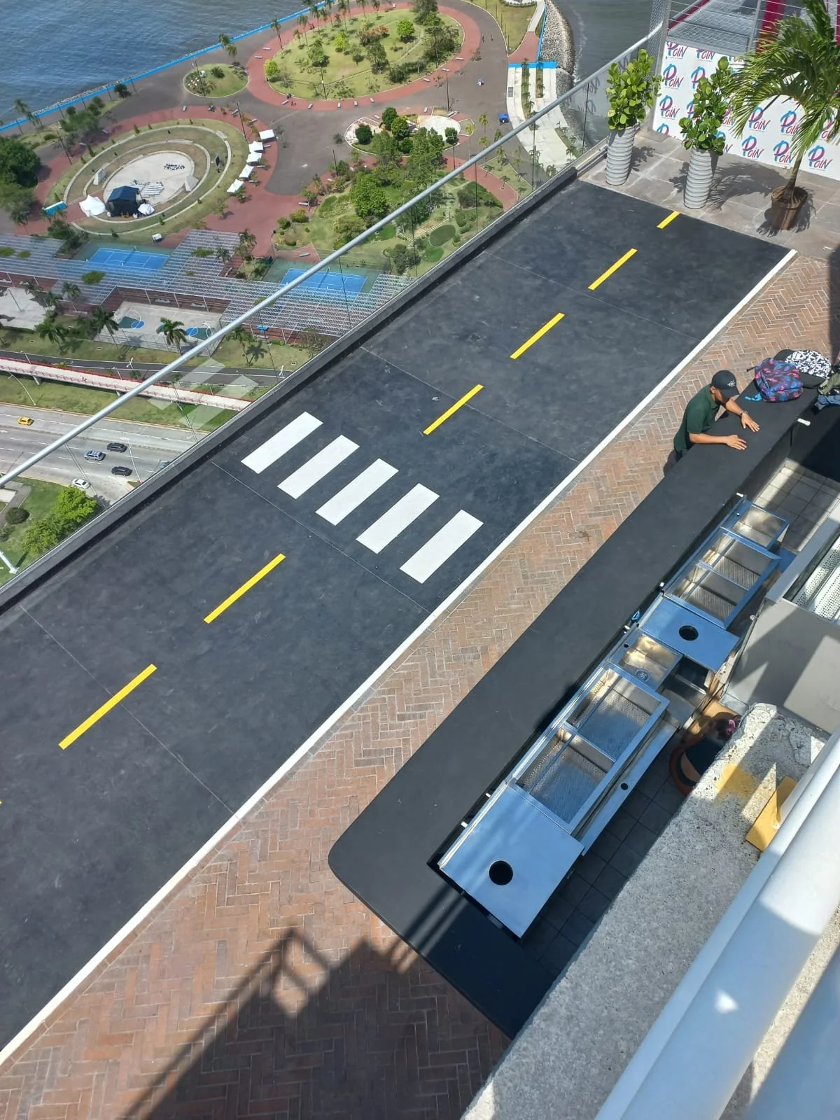 The Sand bar instalacion.jpg