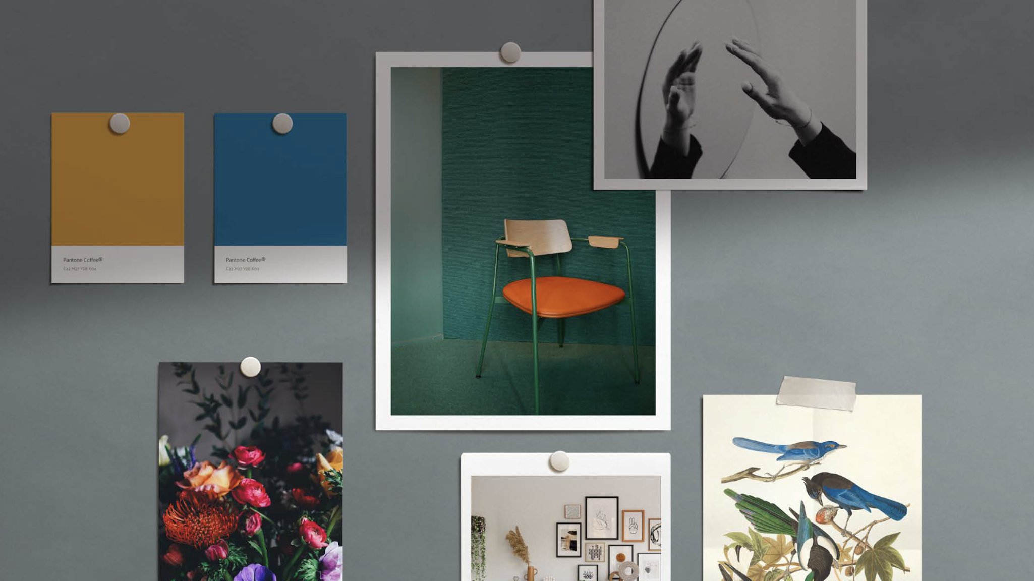 Eine Pinnwand mit verschiedenen Kunstwerken und fotografischen Postings, darunter ein Bild eines grünen Raums mit einem Stuhl, ein Schwarz-Weiß-Foto von Händen, ein Blumenbild, Vogelillustrationen und andere Kunstwerke.