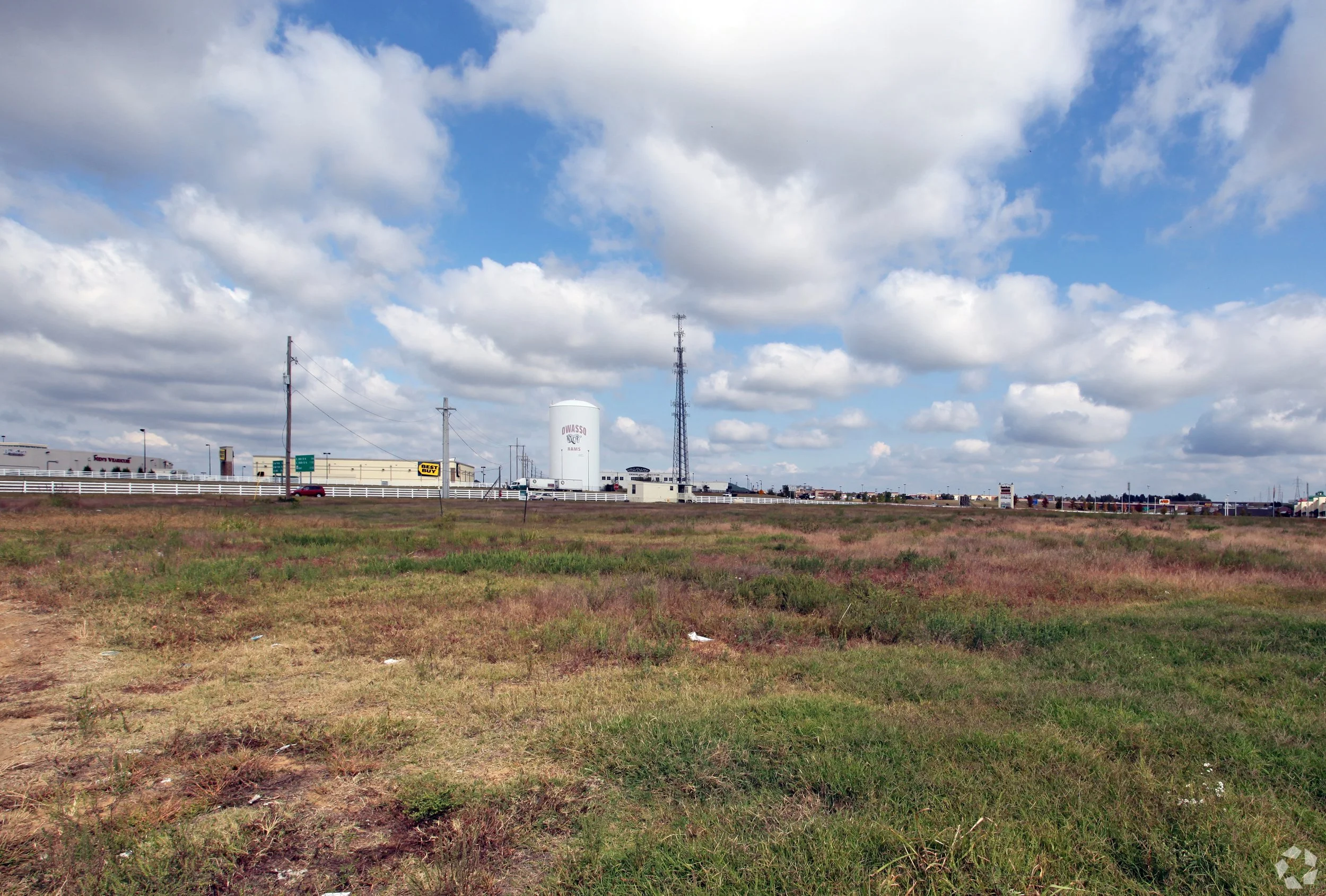 9165 N Owasso Expy (002).jpg