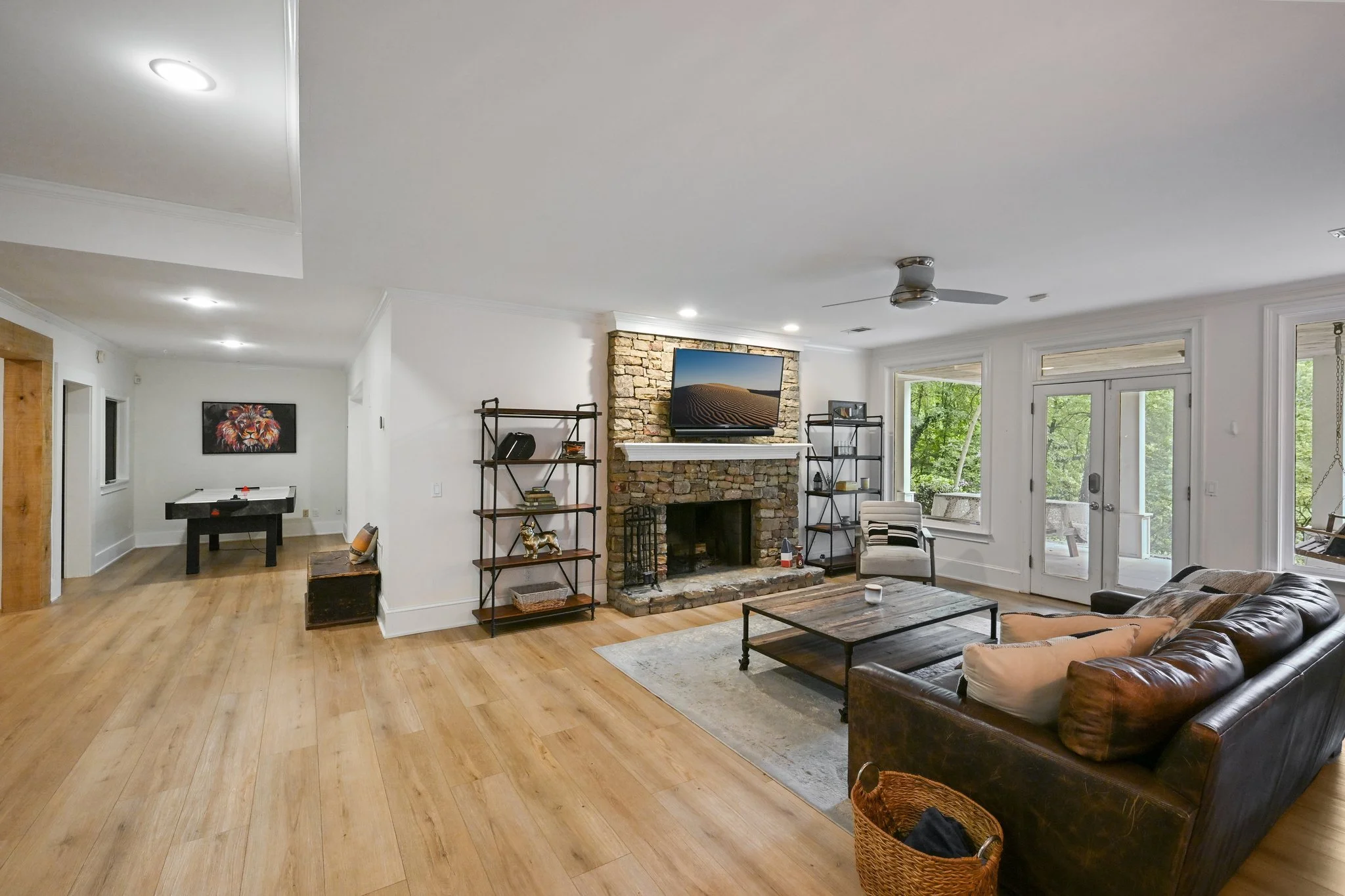 27-web-or-mls-305 Broadmeadow Cove-S2904-027.jpg