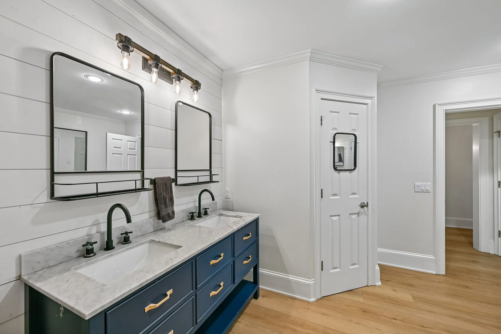 128-web-or-mls-305 Broadmeadow Cove-S2904-128.jpg