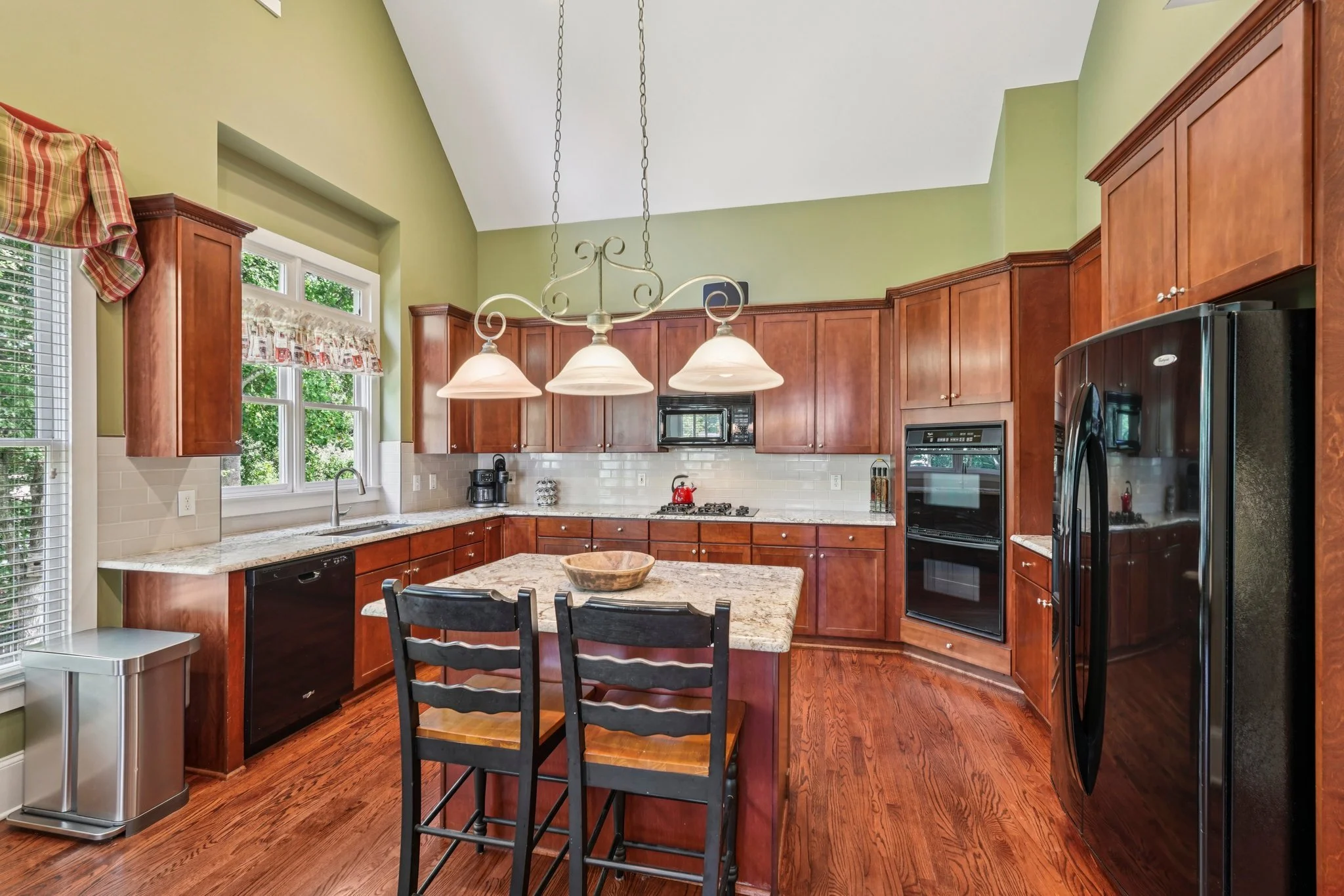 28-web-or-mls-Horizon Ct-S1107-028.jpg
