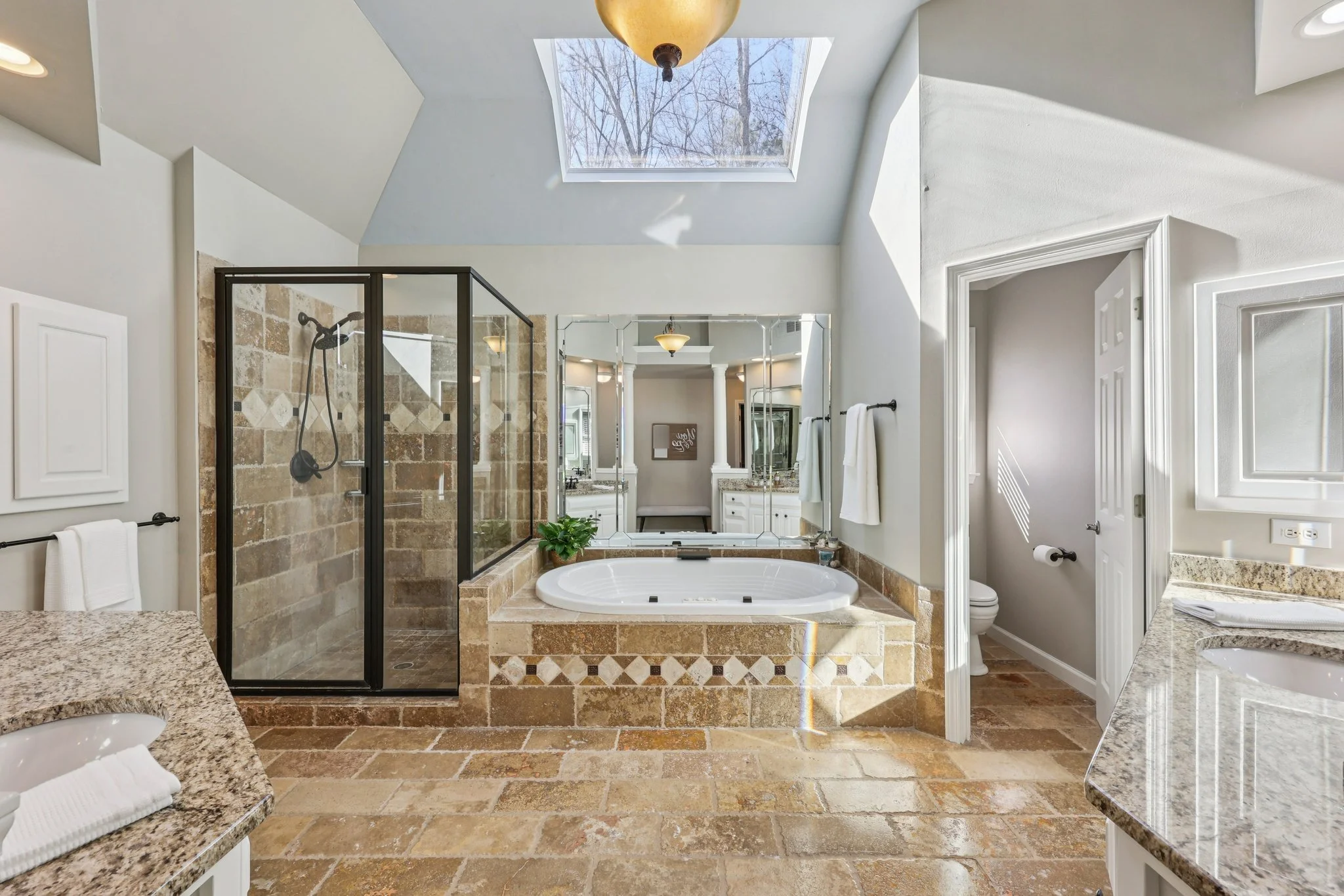 45-web-or-mls-Grand Ave-S2901-043.jpg