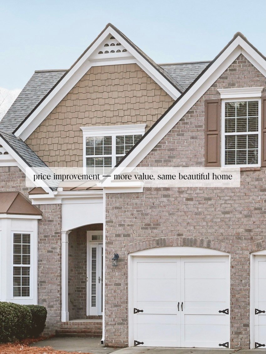 𝗣𝗥𝗜𝗖𝗘 𝗜𝗠𝗣𝗥𝗢𝗩𝗘𝗠𝗘𝗡𝗧 &mdash;
More value and lots to love at our Cumming listing, 3210 The Commons Dr.

This master-on-main, 5 bedroom, 3.5 bath home offers bright, open living with soaring ceilings, a spacious kitchen for everyday living