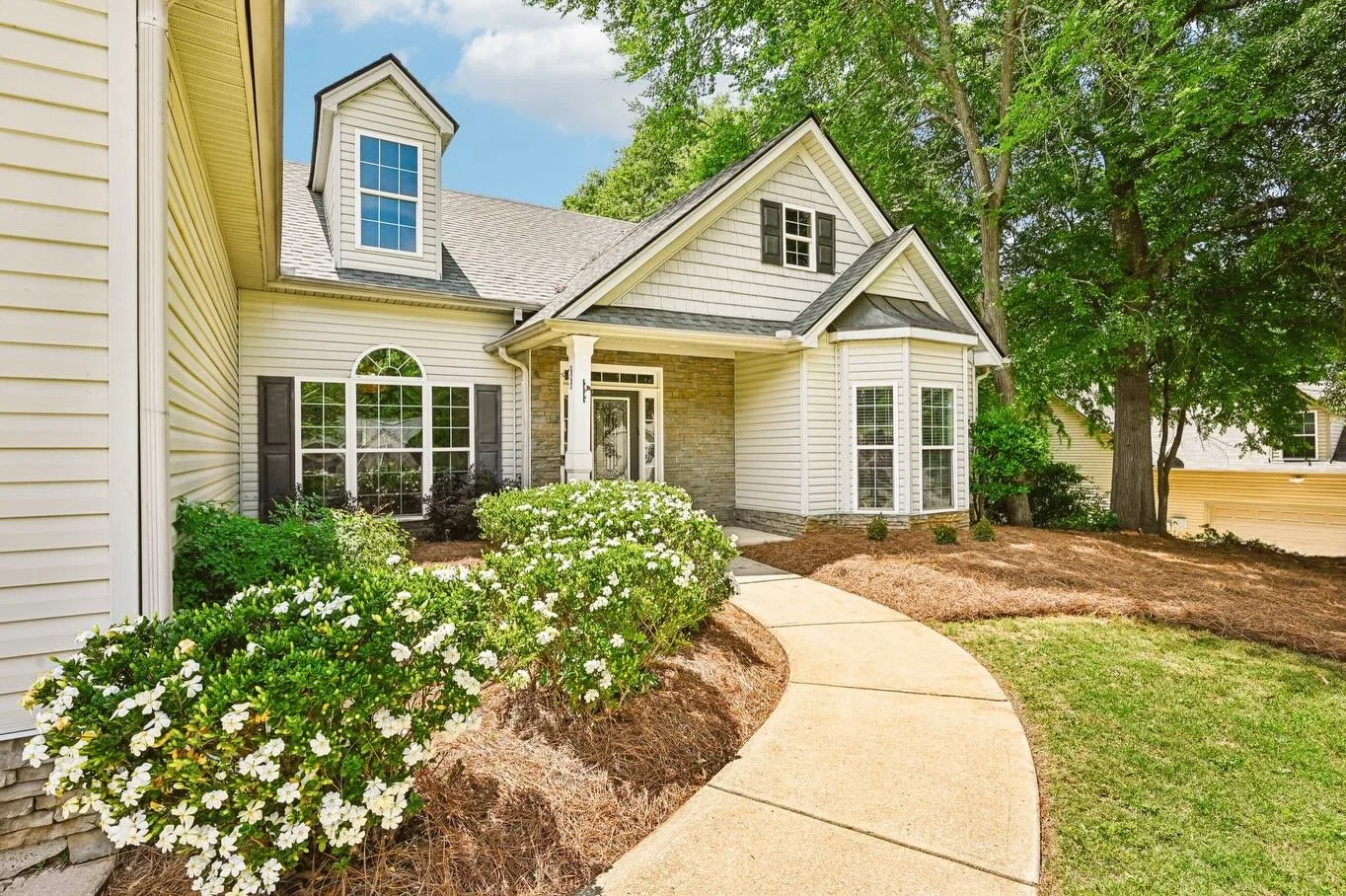 𝗣𝗥𝗜𝗖𝗘 𝗜𝗠𝗣𝗥𝗢𝗩𝗘𝗠𝗘𝗡𝗧 &mdash; 399 Laurel Oaks Lane, Jefferson, GA

𝗪𝗵𝗮𝘁 𝘄𝗲 𝗹𝗼𝘃𝗲 𝗮𝗯𝗼𝘂𝘁 𝘁𝗵𝗶𝘀 𝗵𝗼𝗺𝗲:
&bull; 4 bedrooms, 2.5 bathrooms, and 2,214 square feet with an ideal layout for everyday living &bull; Spacious prima