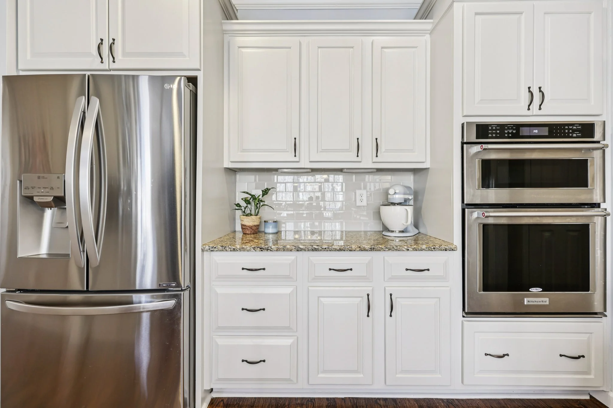 28-web-or-mls-Grand Ave-S2901-026.jpg