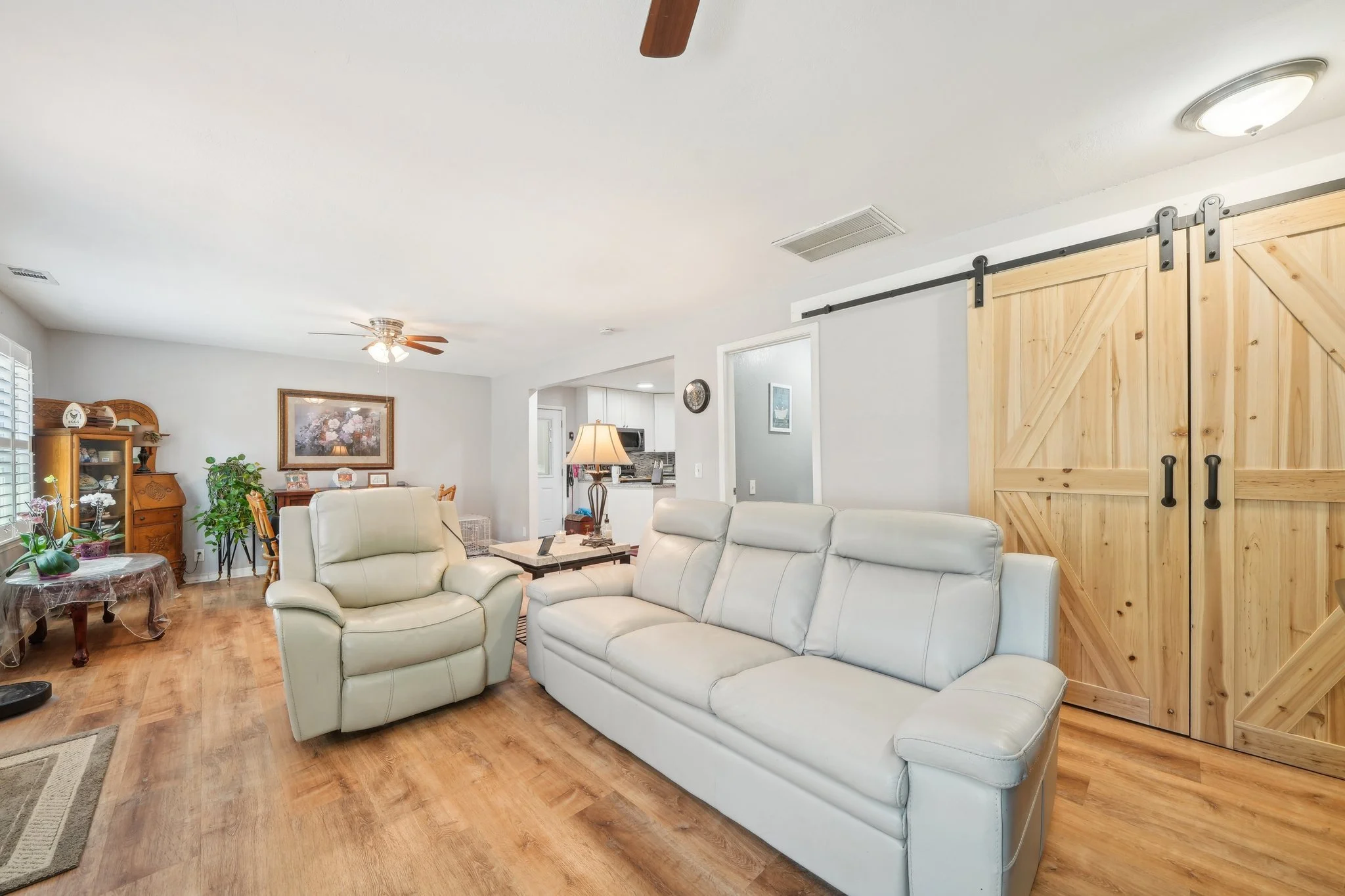 7-web-or-mls-Plantation Dr-0705-007.jpg