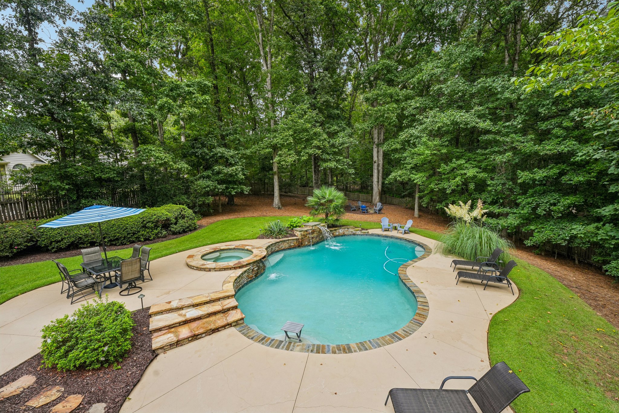 14-web-or-mls-Grand Ave-S2308-014.jpg