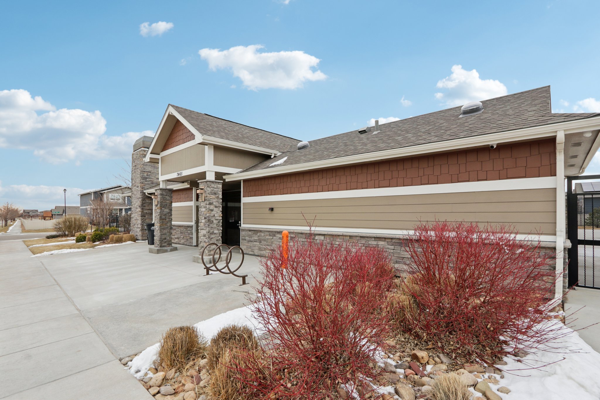 84-web-or-mls-Grand Ave-2901-901.jpg