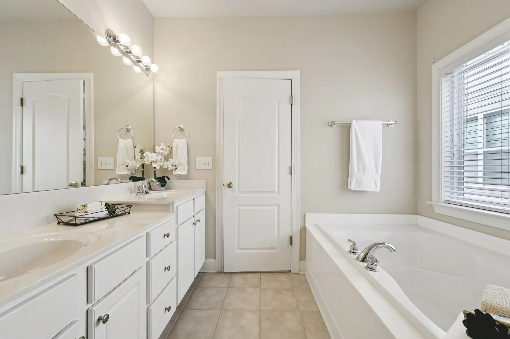 28-web-or-mls-The Commons Dr-S0502-024.jpg