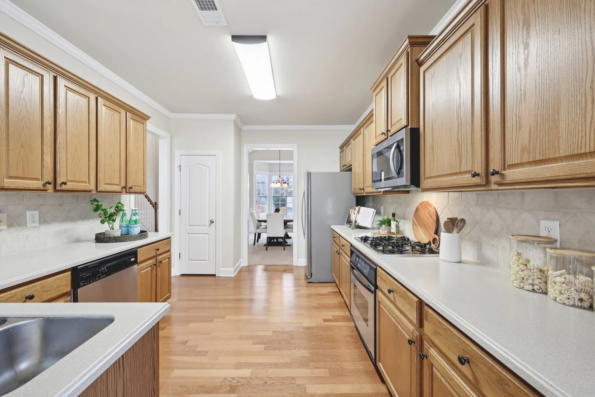 12-web-or-mls-The Commons Dr-S0502-008.jpg