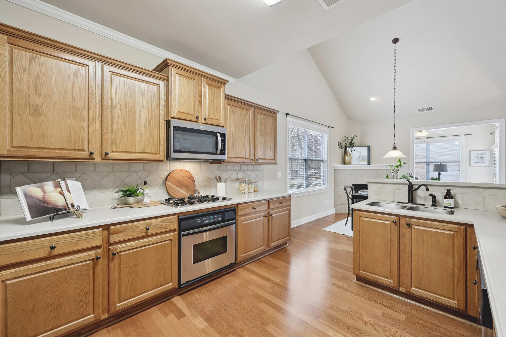 13-web-or-mls-The Commons Dr-S0502-009.jpg