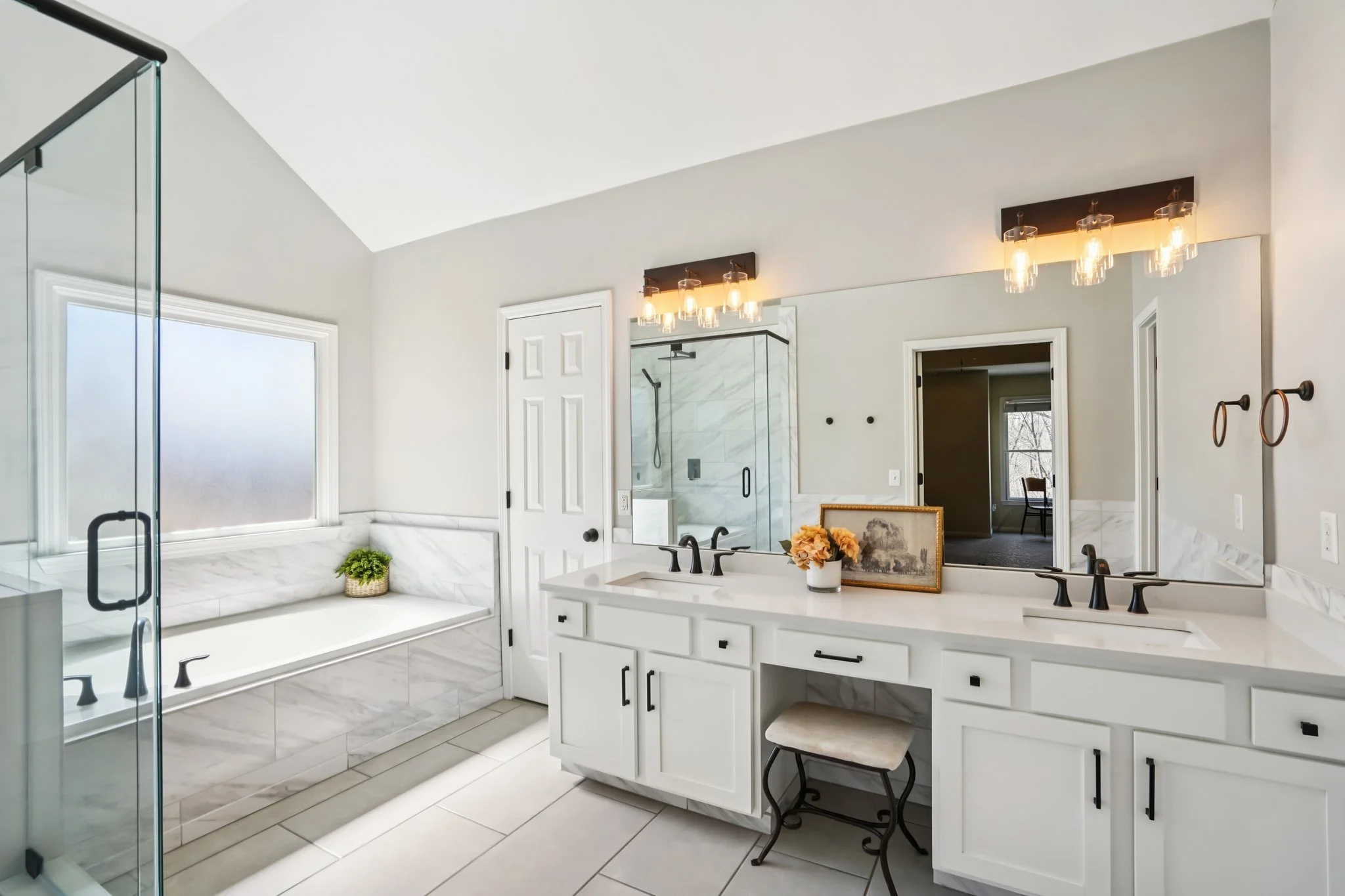 38-web-or-mls-Stonehill Way-S1803-038.jpg