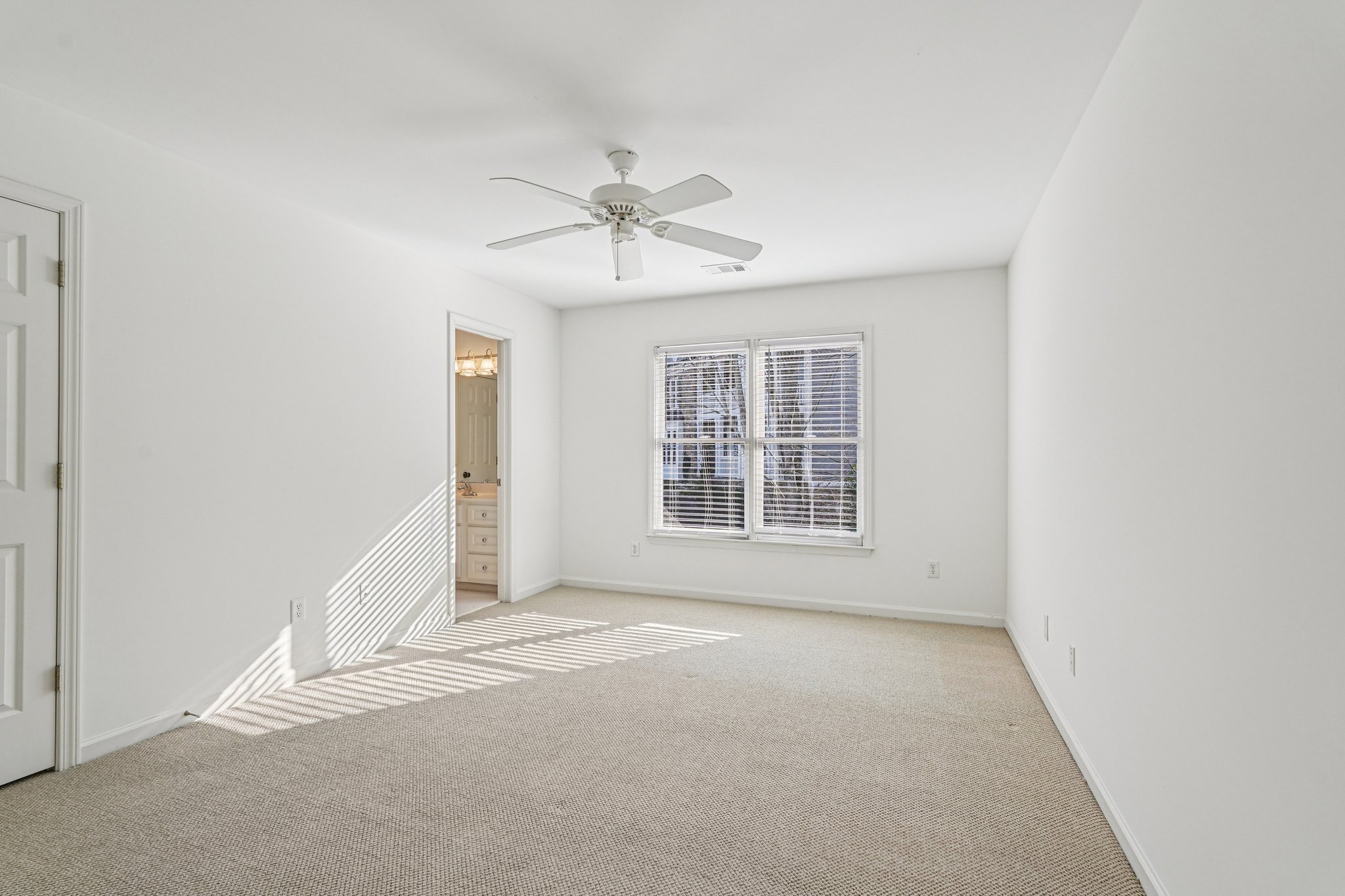 67-web-or-mls-Old Oak Trce-S1601-067.jpg