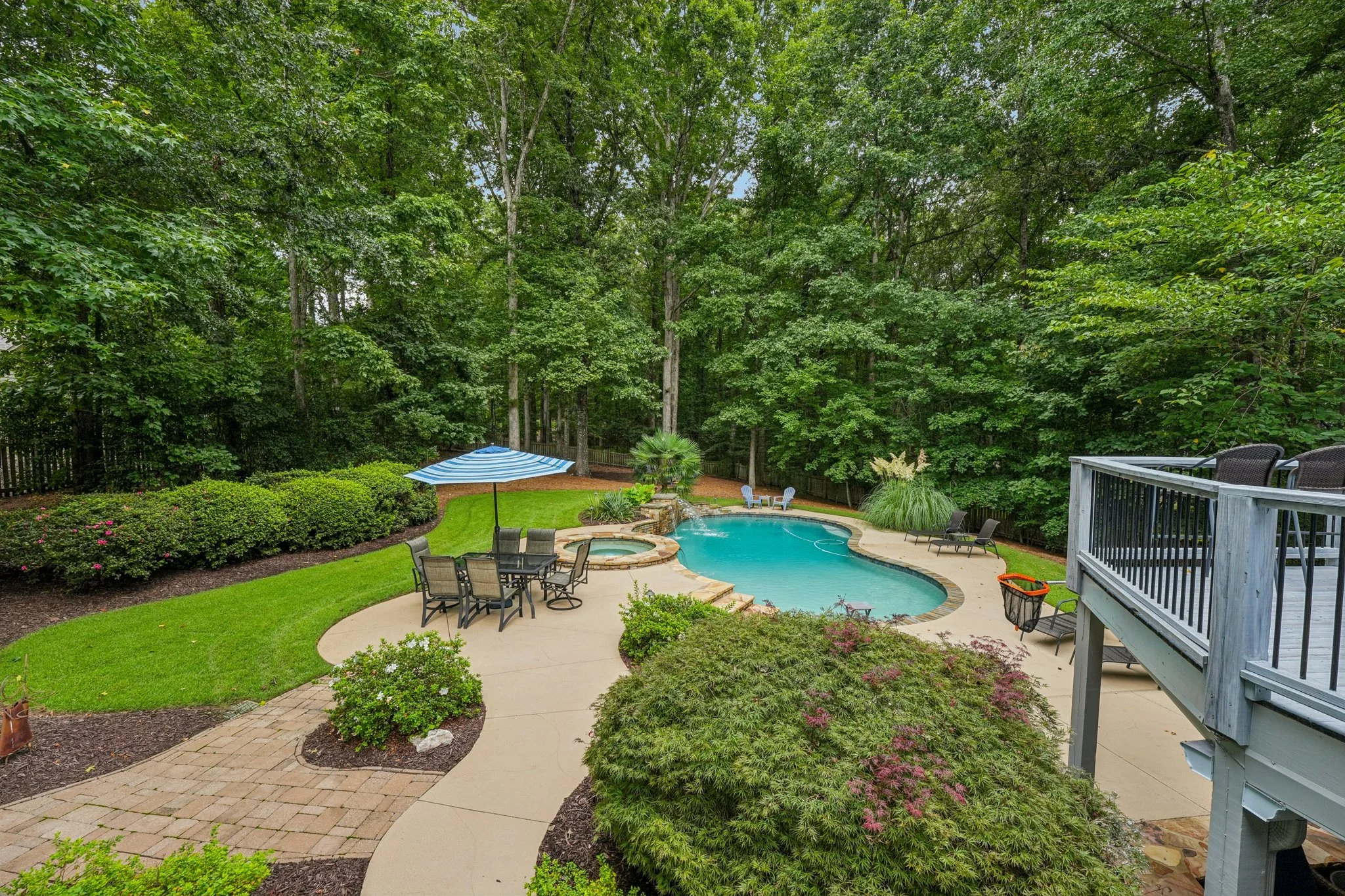 13-web-or-mls-Grand Ave-S2308-013.jpg