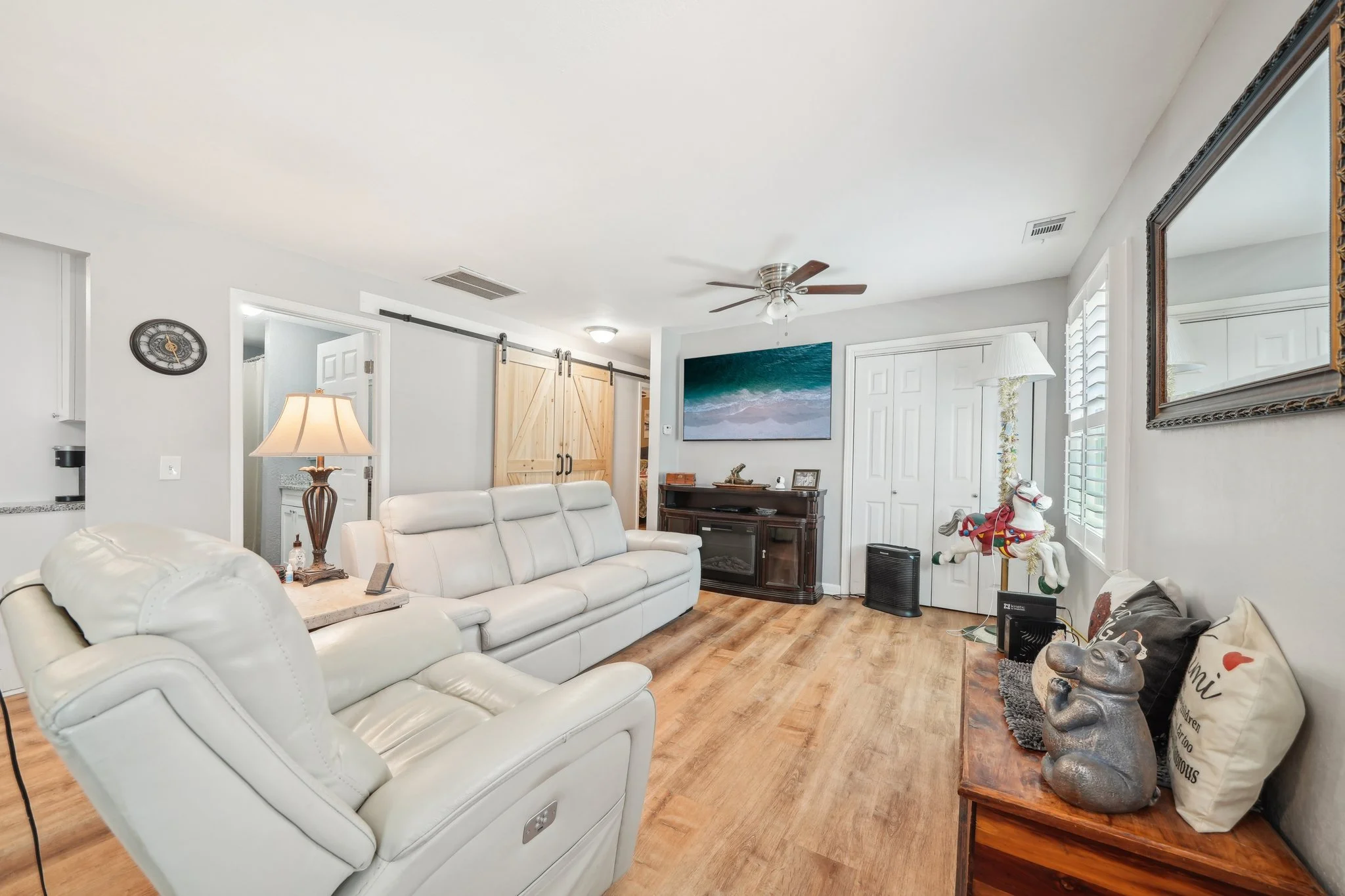 6-web-or-mls-Plantation Dr-0705-006.jpg