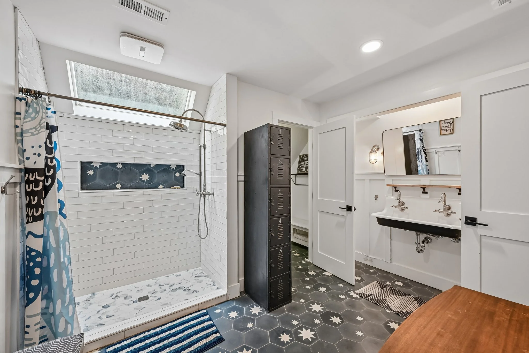 60-web-or-mls-305 Broadmeadow Cove-S2904-060.jpg