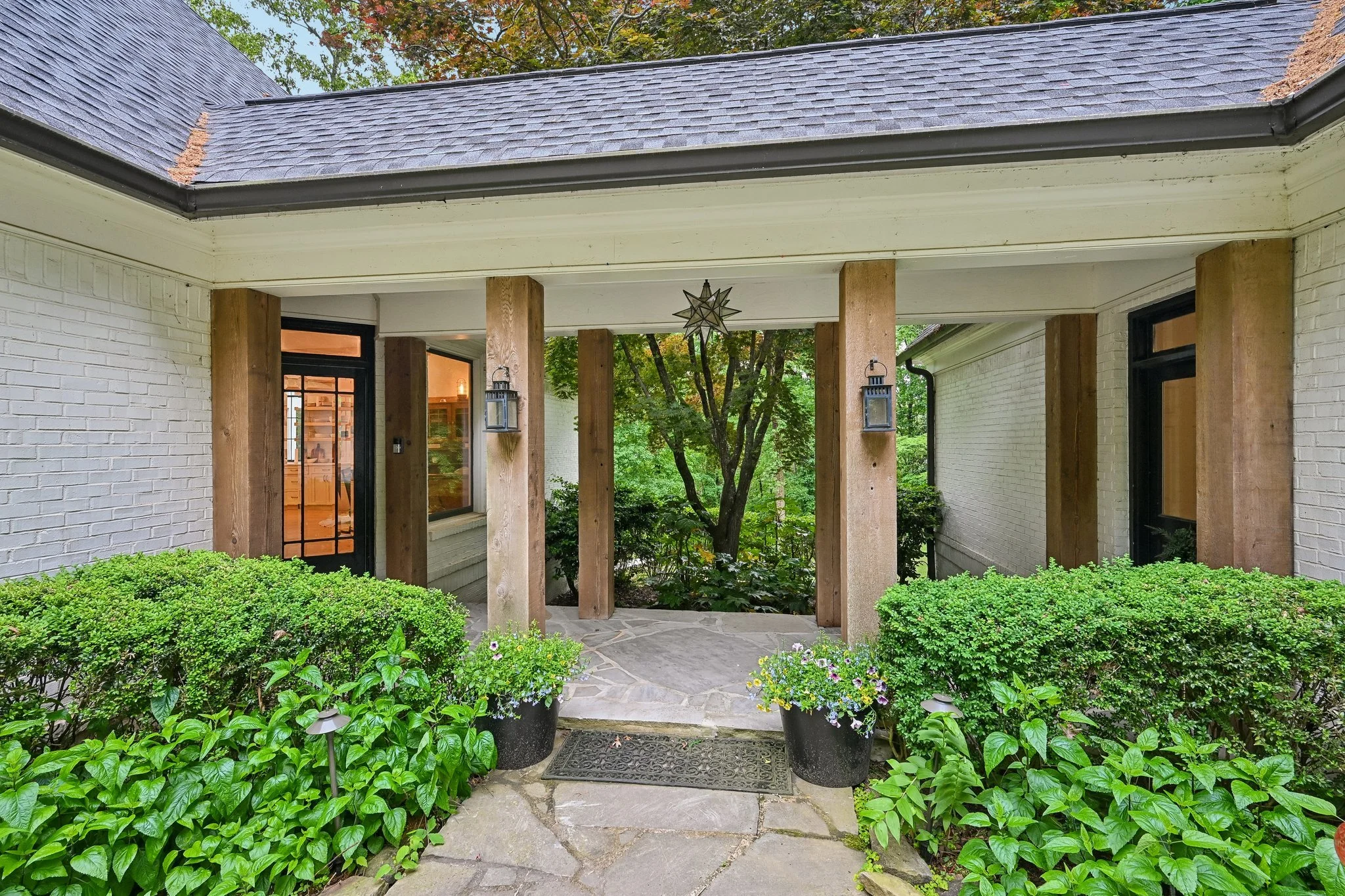 134-web-or-mls-305 Broadmeadow Cove-S2904-134.jpg