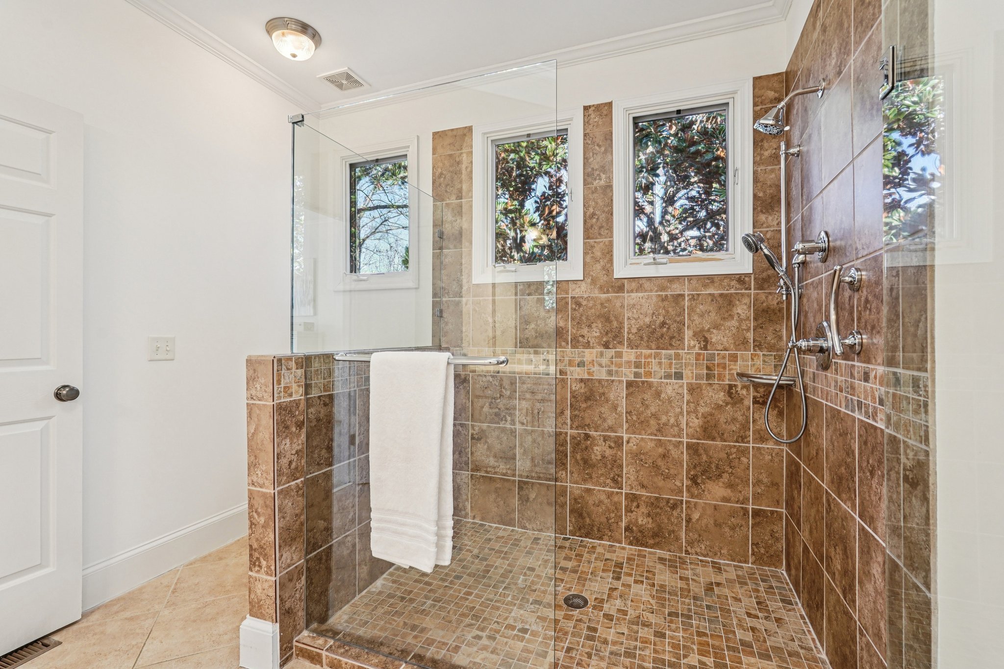 46-web-or-mls-Old Oak Trce-S1601-046.jpg