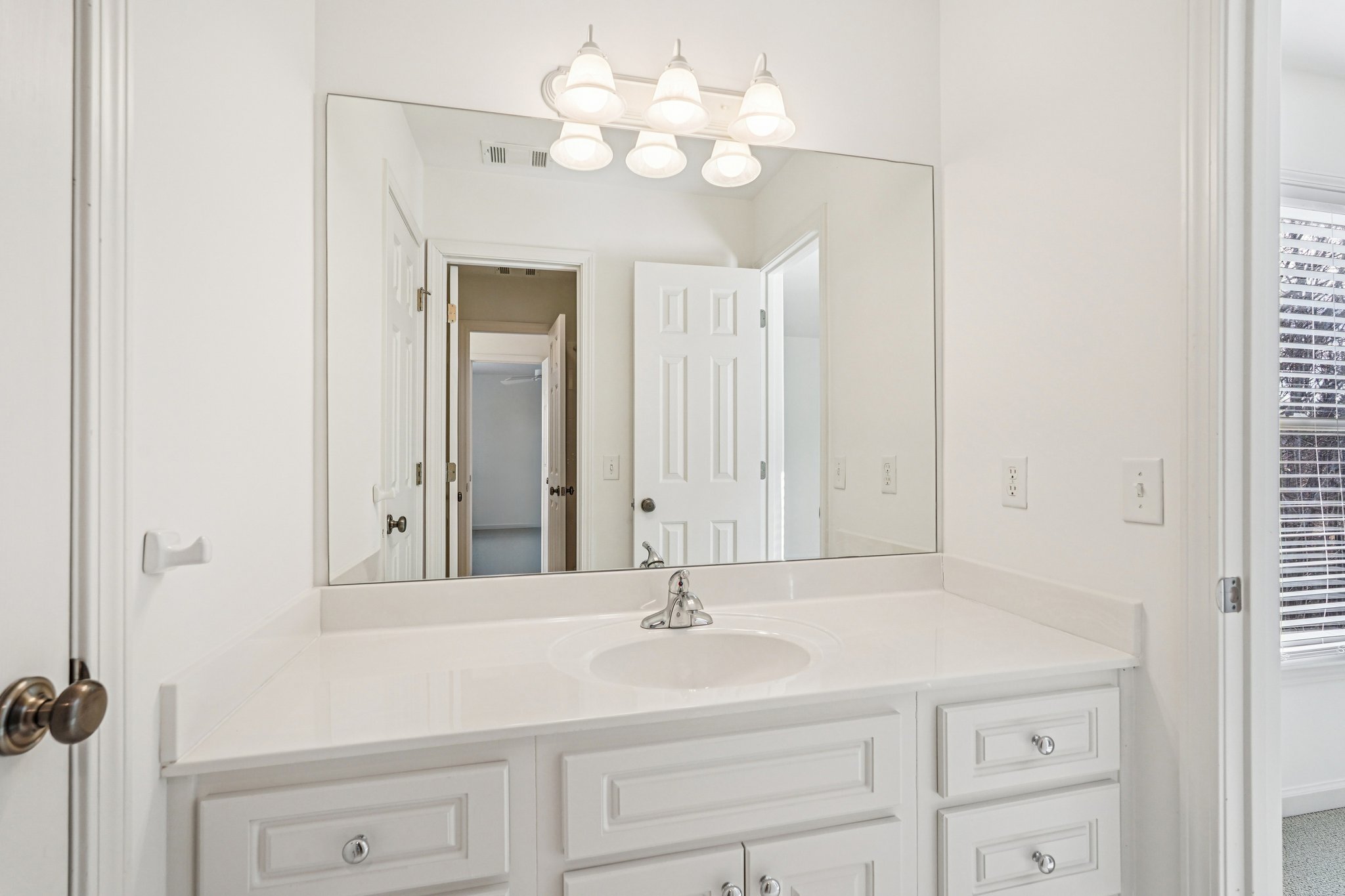 69-web-or-mls-Old Oak Trce-S1601-069.jpg