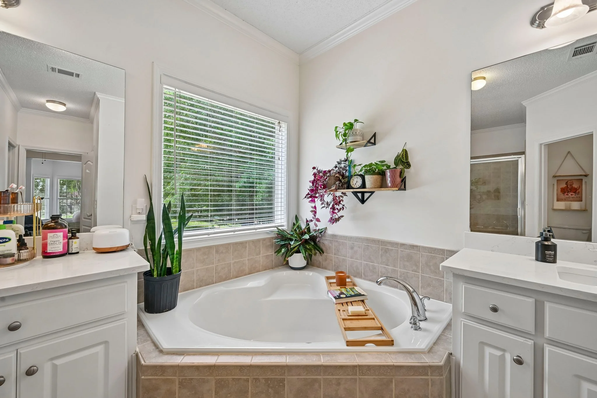 40-web-or-mls-Laurel Oaks Ln-S1305-040.jpg