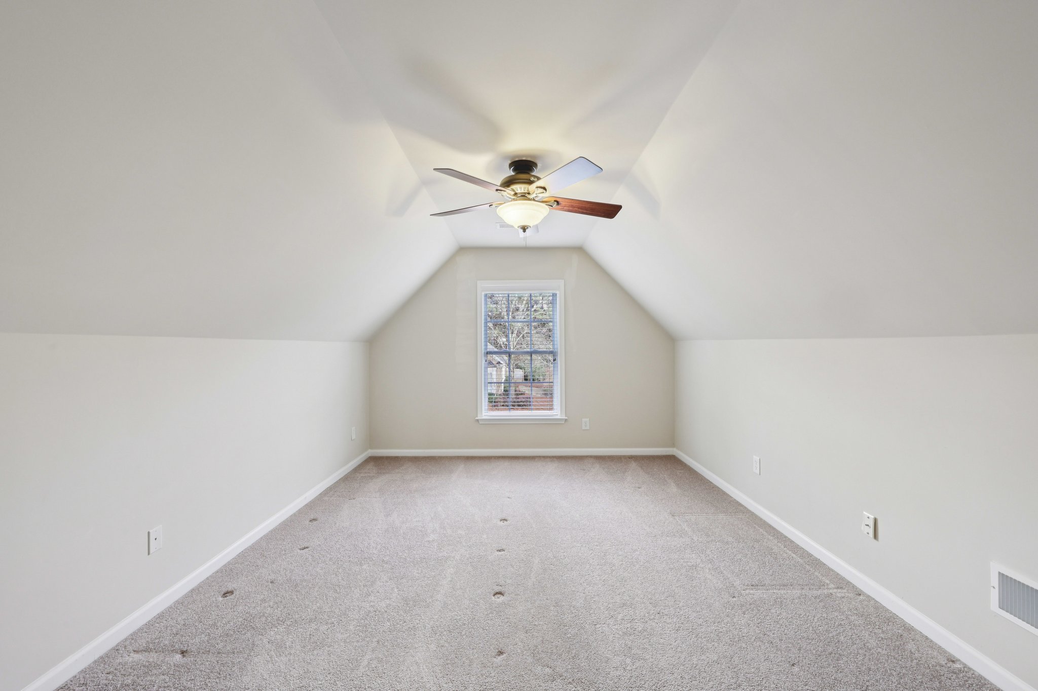 39-web-or-mls-The Commons Dr-S0502-035.jpg