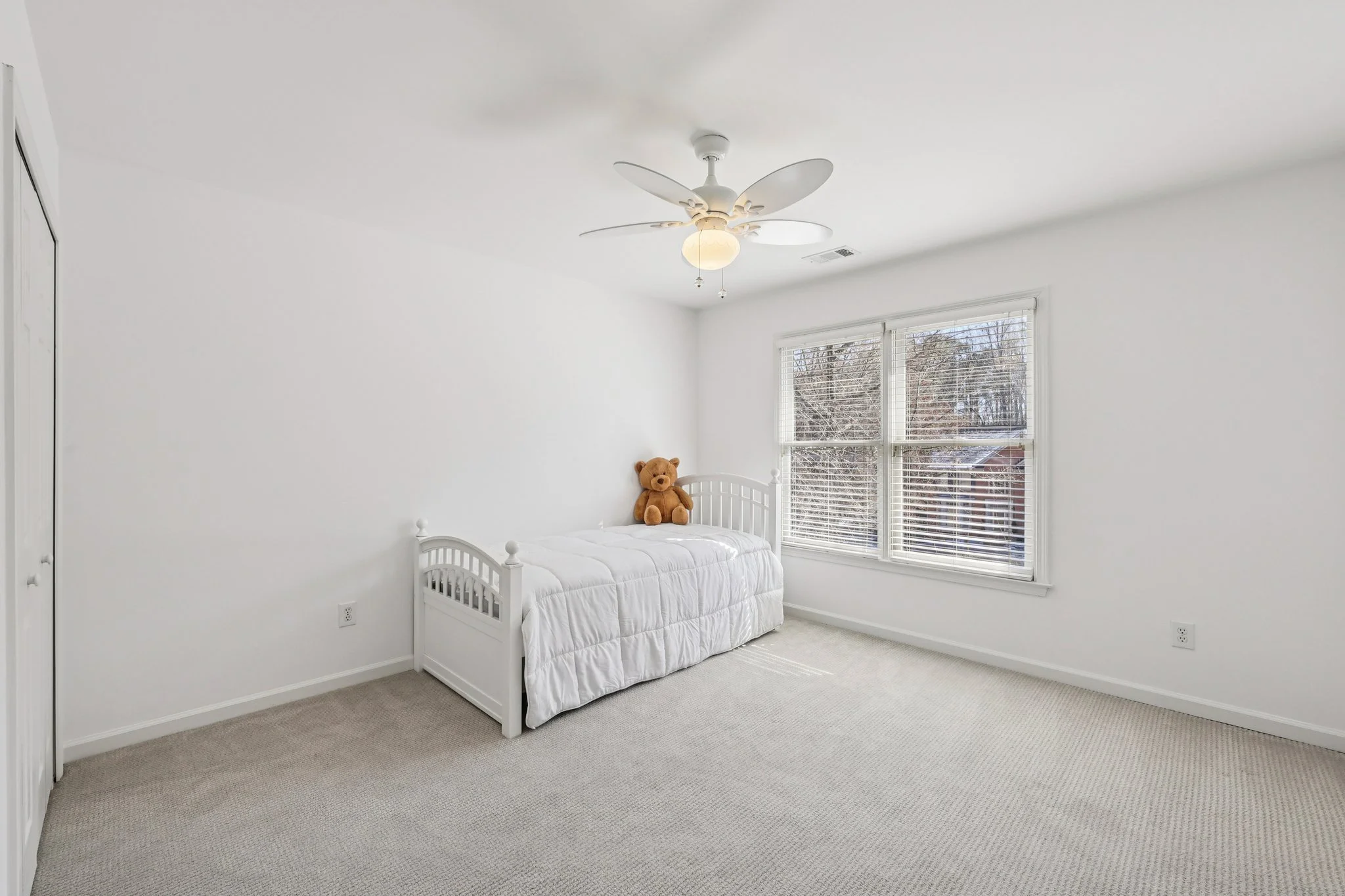 51-web-or-mls-Grand Ave-S2901-049.jpg