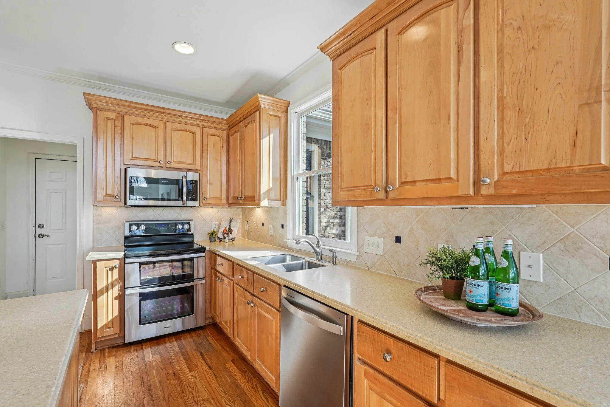 34-web-or-mls-Old Oak Trce-S1601-034.jpg