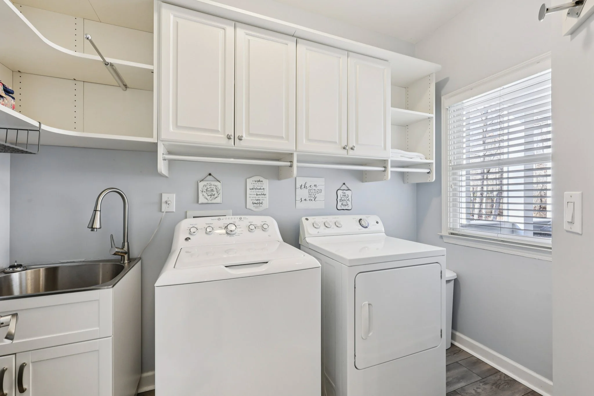 35-web-or-mls-Grand Ave-S2901-033.jpg