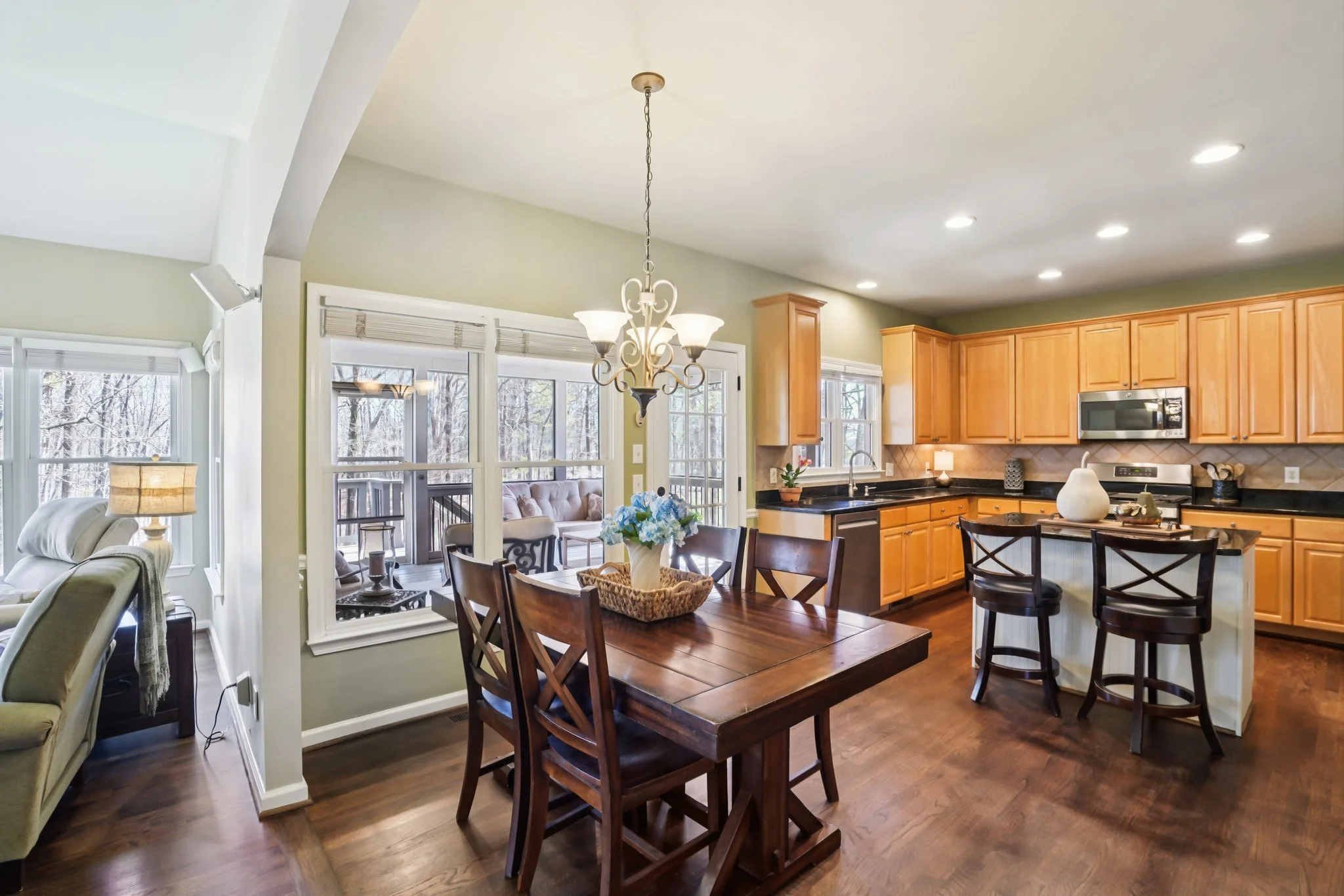 12-web-or-mls-Stonehill Way-S1803-012.jpg