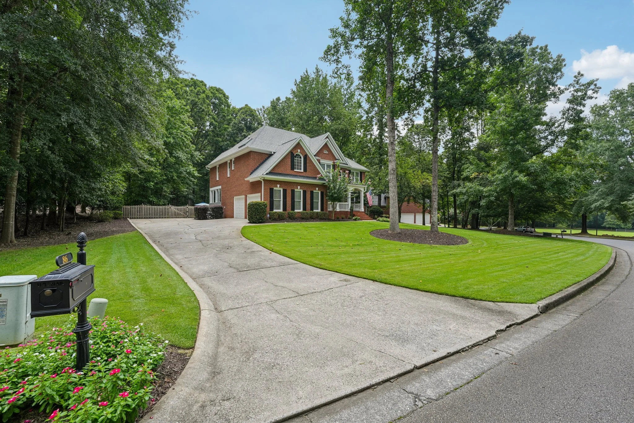 3-web-or-mls-Grand Ave-S2308-003.jpg