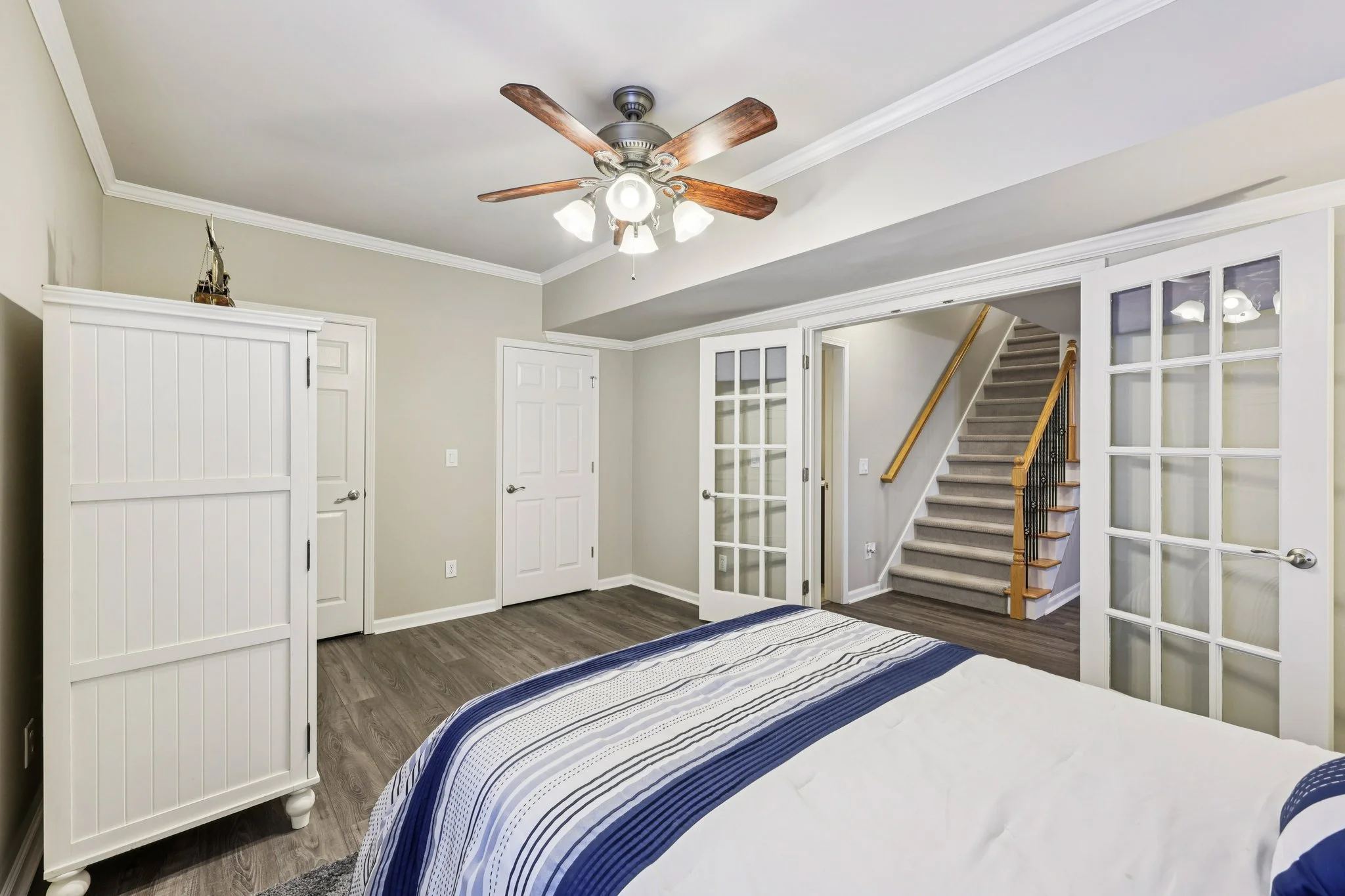 57-web-or-mls-Grand Ave-S2901-055.jpg