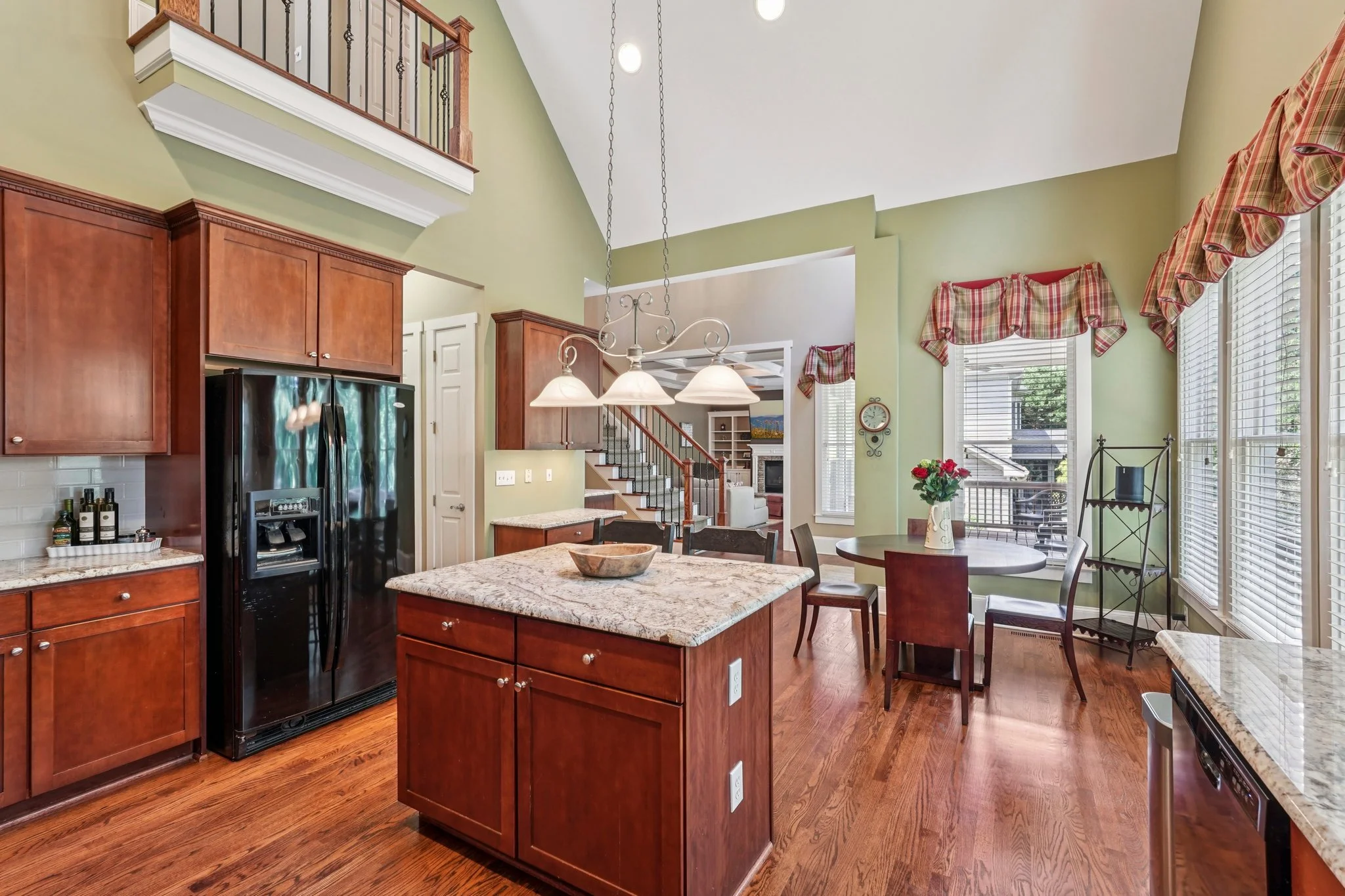 33-web-or-mls-Horizon Ct-S1107-033.jpg