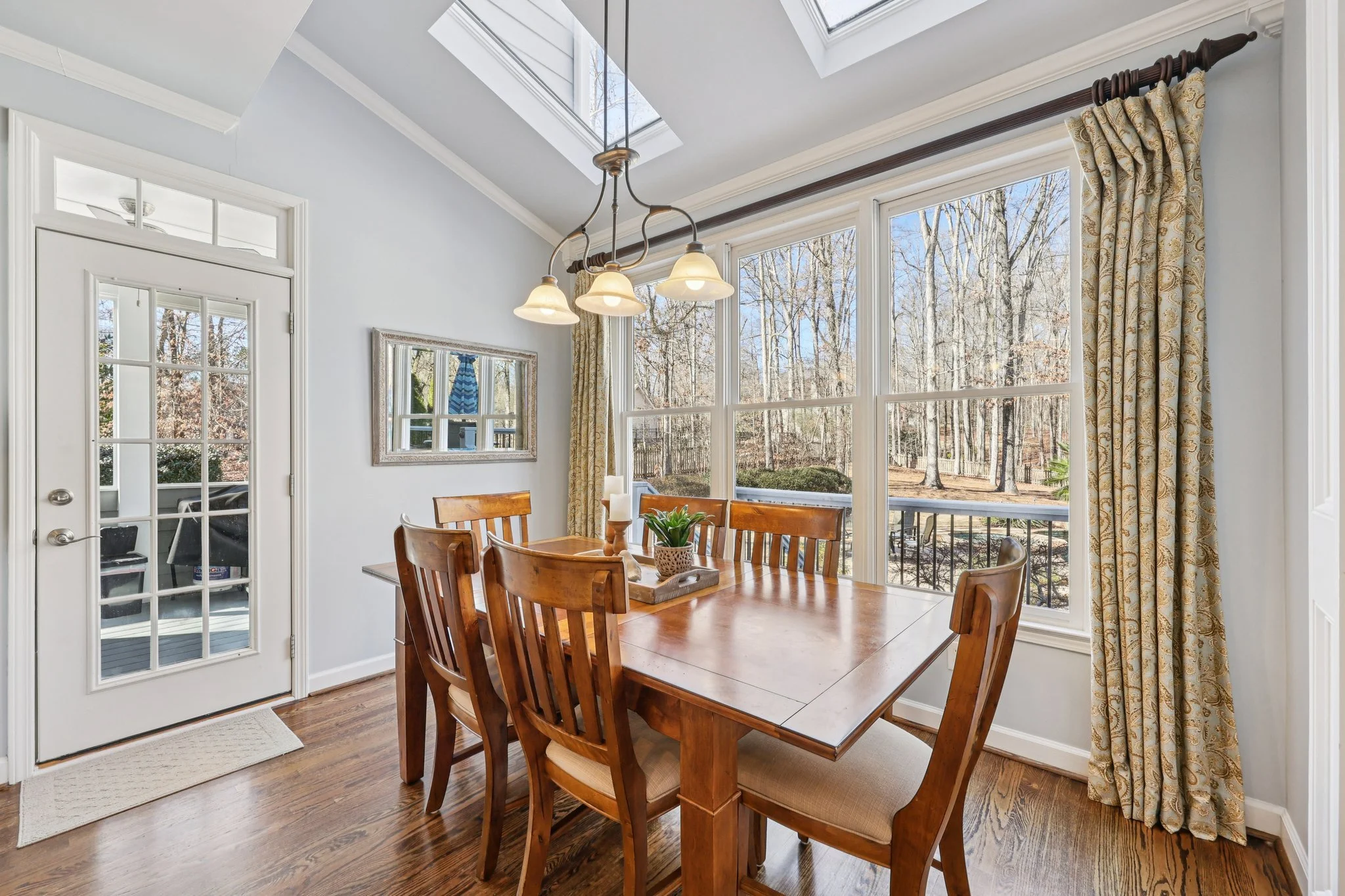 23-web-or-mls-Grand Ave-S2901-021.jpg