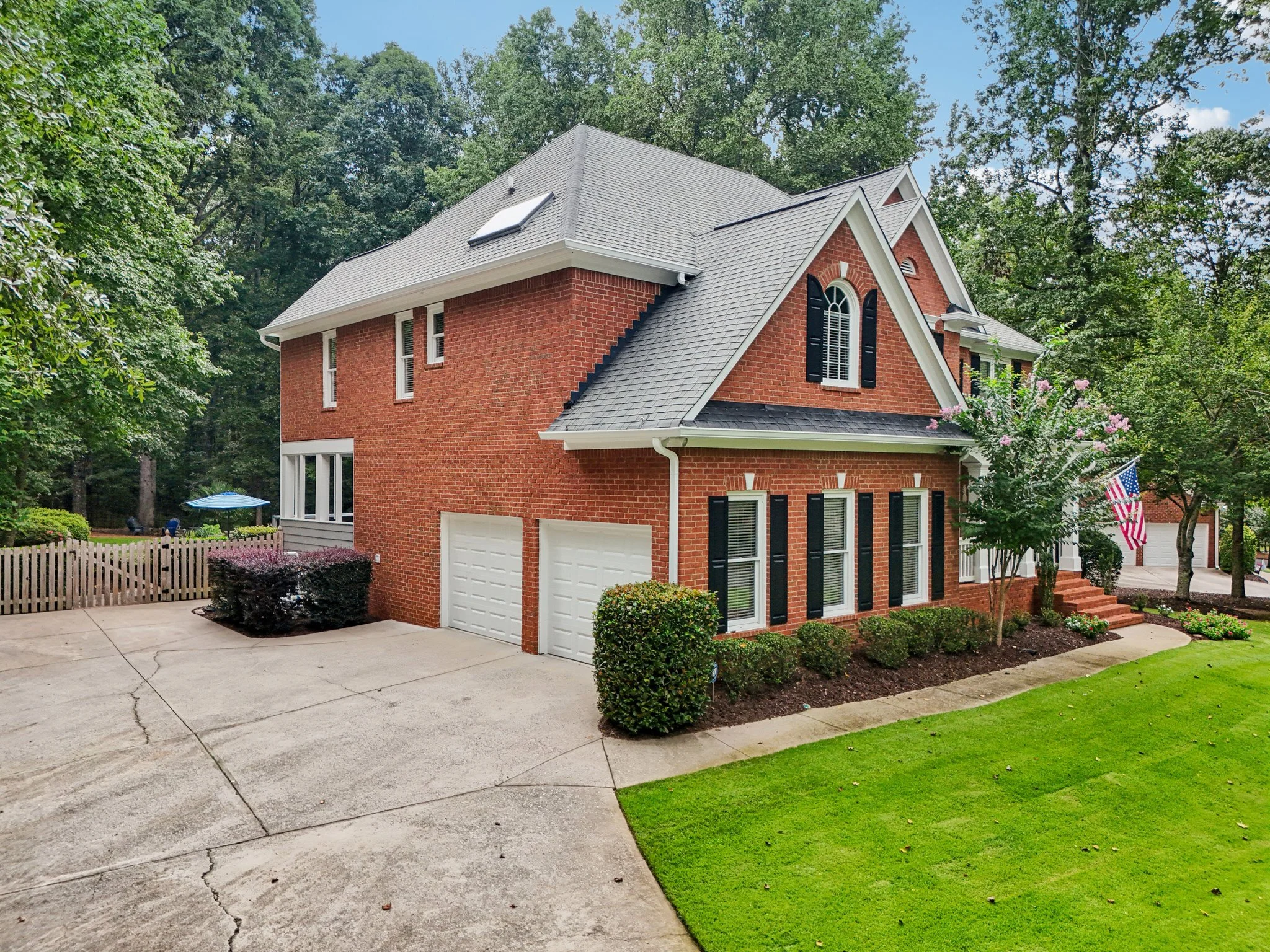 26-web-or-mls-Grand Ave-S2308-026.jpg